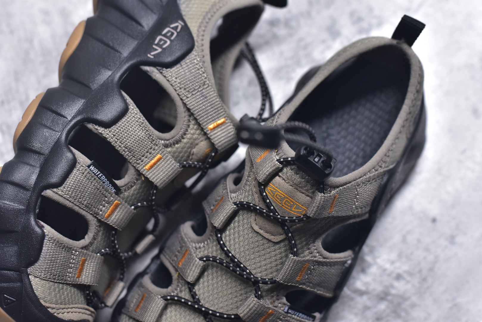 图片[9]-#KEEN Hyperport H2 科恩防滑耐磨低帮户外功能鞋溯溪鞋凉鞋 KEEN诞生于2003年的美国人气户外品牌，以一双“保护脚趾”且能涉足水域的户外凉鞋NEWPORT诞生为契机，开启原创制鞋之路。KEEN相信，天空之下即是户外，因为户外不一定是极具挑战性的独自冒险，也可以是与朋友、家人和宠物一同分享外面的世界。同时，KEEN从诞生之初便始终贯彻环保制鞋的理念，不断创造出优秀的原创奇履。脚踏实地，致力向善。我们想和世界产生更多交集为世界减少更多负担，和你趣户外、趣做自己、趣环保让地球和生活都变得更美好。尺码：36 36.5 37.5 38 38.5 39 40 40.5 41 42 42.5 43 44-选品中心