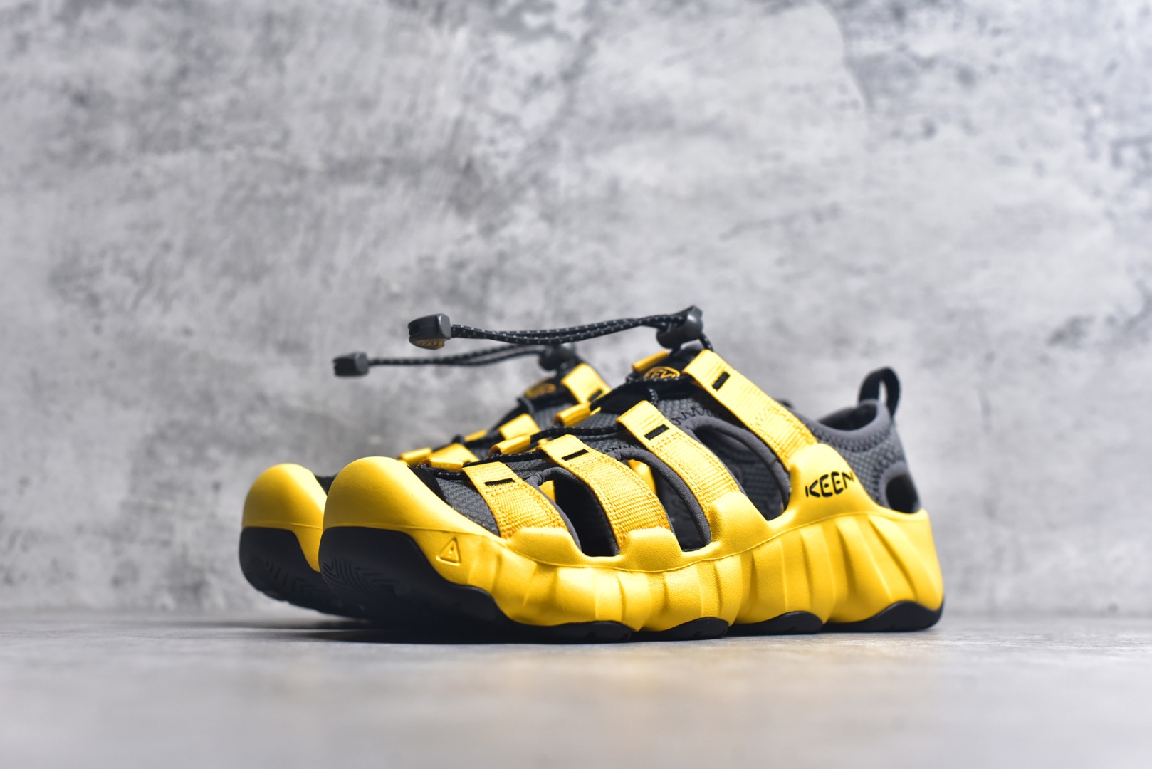 图片[2]-#KEEN Hyperport H2 科恩防滑耐磨低帮户外功能鞋溯溪鞋凉鞋 KEEN诞生于2003年的美国人气户外品牌，以一双“保护脚趾”且能涉足水域的户外凉鞋NEWPORT诞生为契机，开启原创制鞋之路。KEEN相信，天空之下即是户外，因为户外不一定是极具挑战性的独自冒险，也可以是与朋友、家人和宠物一同分享外面的世界。同时，KEEN从诞生之初便始终贯彻环保制鞋的理念，不断创造出优秀的原创奇履。脚踏实地，致力向善。我们想和世界产生更多交集为世界减少更多负担，和你趣户外、趣做自己、趣环保让地球和生活都变得更美好。尺码：36 36.5 37.5 38 38.5 39 40 40.5 41 42 42.5 43 44-选品中心