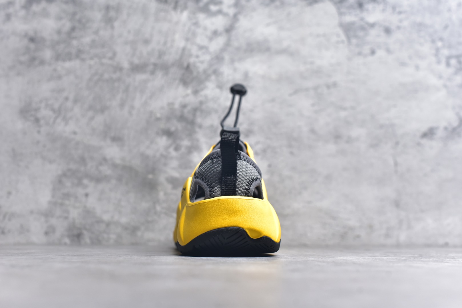 图片[5]-#KEEN Hyperport H2 科恩防滑耐磨低帮户外功能鞋溯溪鞋凉鞋 KEEN诞生于2003年的美国人气户外品牌，以一双“保护脚趾”且能涉足水域的户外凉鞋NEWPORT诞生为契机，开启原创制鞋之路。KEEN相信，天空之下即是户外，因为户外不一定是极具挑战性的独自冒险，也可以是与朋友、家人和宠物一同分享外面的世界。同时，KEEN从诞生之初便始终贯彻环保制鞋的理念，不断创造出优秀的原创奇履。脚踏实地，致力向善。我们想和世界产生更多交集为世界减少更多负担，和你趣户外、趣做自己、趣环保让地球和生活都变得更美好。尺码：36 36.5 37.5 38 38.5 39 40 40.5 41 42 42.5 43 44-选品中心