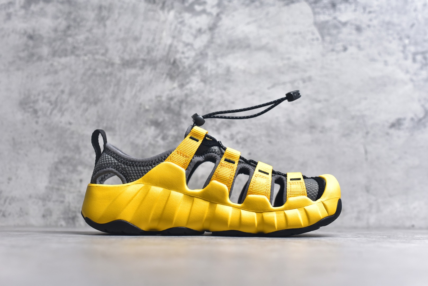 图片[3]-#KEEN Hyperport H2 科恩防滑耐磨低帮户外功能鞋溯溪鞋凉鞋 KEEN诞生于2003年的美国人气户外品牌，以一双“保护脚趾”且能涉足水域的户外凉鞋NEWPORT诞生为契机，开启原创制鞋之路。KEEN相信，天空之下即是户外，因为户外不一定是极具挑战性的独自冒险，也可以是与朋友、家人和宠物一同分享外面的世界。同时，KEEN从诞生之初便始终贯彻环保制鞋的理念，不断创造出优秀的原创奇履。脚踏实地，致力向善。我们想和世界产生更多交集为世界减少更多负担，和你趣户外、趣做自己、趣环保让地球和生活都变得更美好。尺码：36 36.5 37.5 38 38.5 39 40 40.5 41 42 42.5 43 44-选品中心