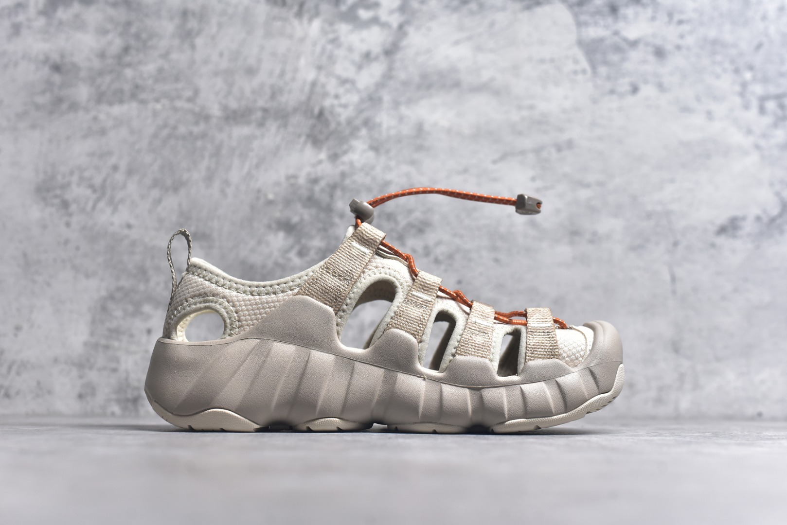 图片[3]-#KEEN Hyperport H2 科恩防滑耐磨低帮户外功能鞋溯溪鞋凉鞋 KEEN诞生于2003年的美国人气户外品牌，以一双“保护脚趾”且能涉足水域的户外凉鞋NEWPORT诞生为契机，开启原创制鞋之路。KEEN相信，天空之下即是户外，因为户外不一定是极具挑战性的独自冒险，也可以是与朋友、家人和宠物一同分享外面的世界。同时，KEEN从诞生之初便始终贯彻环保制鞋的理念，不断创造出优秀的原创奇履。脚踏实地，致力向善。我们想和世界产生更多交集为世界减少更多负担，和你趣户外、趣做自己、趣环保让地球和生活都变得更美好。尺码：36 36.5 37.5 38 38.5 39 40 40.5 41 42 42.5 43 44-选品中心