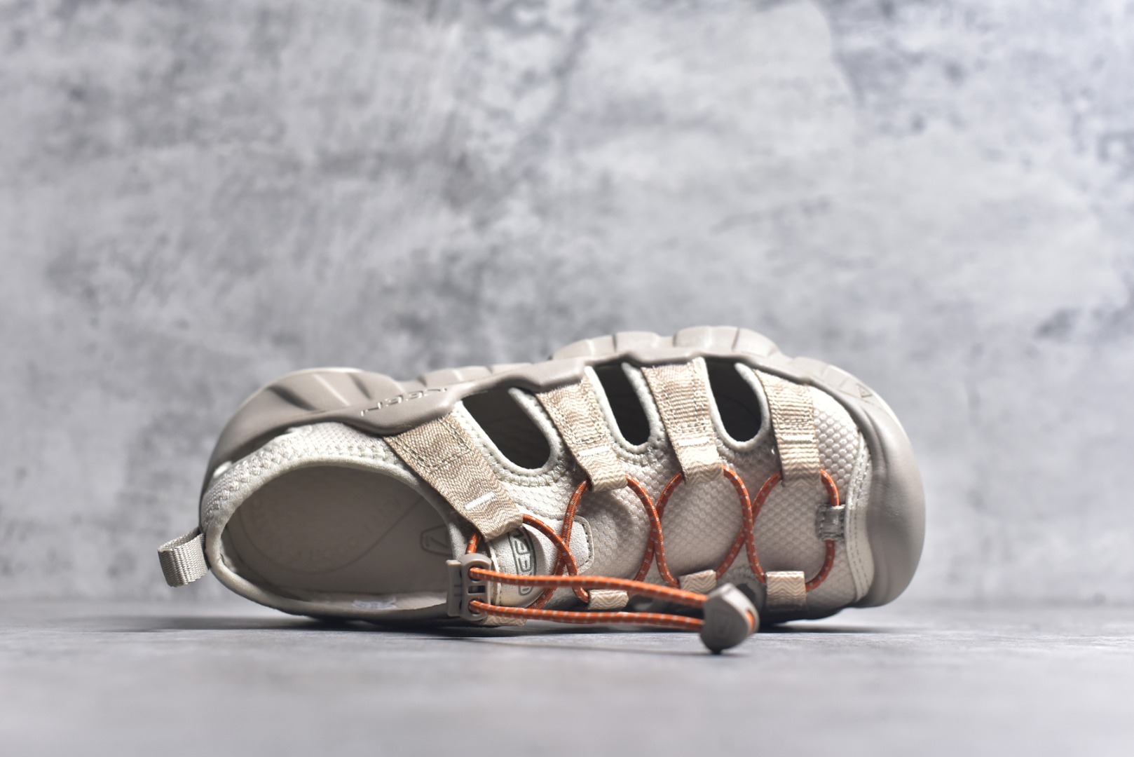 图片[4]-#KEEN Hyperport H2 科恩防滑耐磨低帮户外功能鞋溯溪鞋凉鞋 KEEN诞生于2003年的美国人气户外品牌，以一双“保护脚趾”且能涉足水域的户外凉鞋NEWPORT诞生为契机，开启原创制鞋之路。KEEN相信，天空之下即是户外，因为户外不一定是极具挑战性的独自冒险，也可以是与朋友、家人和宠物一同分享外面的世界。同时，KEEN从诞生之初便始终贯彻环保制鞋的理念，不断创造出优秀的原创奇履。脚踏实地，致力向善。我们想和世界产生更多交集为世界减少更多负担，和你趣户外、趣做自己、趣环保让地球和生活都变得更美好。尺码：36 36.5 37.5 38 38.5 39 40 40.5 41 42 42.5 43 44-选品中心