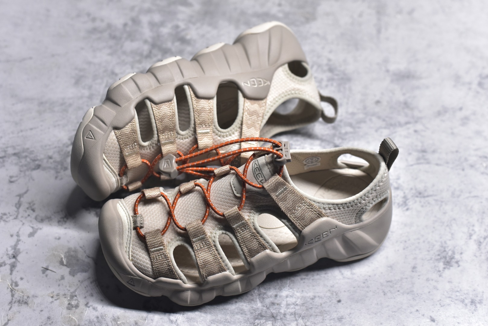 图片[7]-#KEEN Hyperport H2 科恩防滑耐磨低帮户外功能鞋溯溪鞋凉鞋 KEEN诞生于2003年的美国人气户外品牌，以一双“保护脚趾”且能涉足水域的户外凉鞋NEWPORT诞生为契机，开启原创制鞋之路。KEEN相信，天空之下即是户外，因为户外不一定是极具挑战性的独自冒险，也可以是与朋友、家人和宠物一同分享外面的世界。同时，KEEN从诞生之初便始终贯彻环保制鞋的理念，不断创造出优秀的原创奇履。脚踏实地，致力向善。我们想和世界产生更多交集为世界减少更多负担，和你趣户外、趣做自己、趣环保让地球和生活都变得更美好。尺码：36 36.5 37.5 38 38.5 39 40 40.5 41 42 42.5 43 44-选品中心