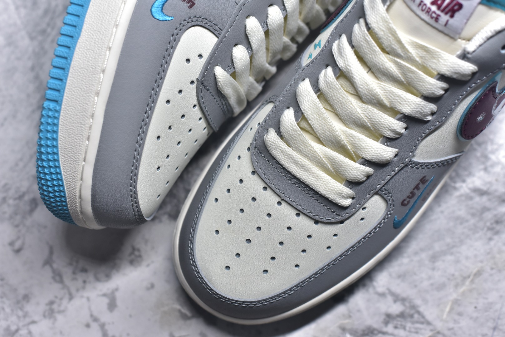 图片[8]-#Nike Air Force 1\’07 Low \”Stop Drinking\” 戒酒骷髅 空军一号低帮休闲运动板鞋 LJ2288-666 #戒酒骷髅是一幅极具警示意义的创意作品。画面主体是一个骷髅正仰面喝酒，它没有了皮肉的包裹，骨骼突兀地展现，空洞的眼眶直愣愣地望向天空，毫无生机的手紧握着酒杯，酒水顺着它的颌骨肆意流淌 尺码：36 36.5 37.5 38 38.5 39 40 40.5 41 42 42.5 43 44 44.5 45 9.D4-选品中心