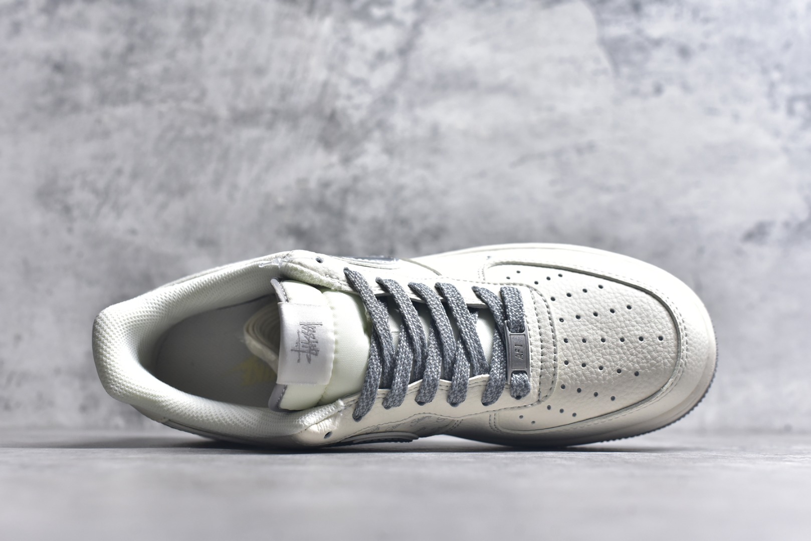 图片[4]-#Nike Air Force 1\’07 Low 斯图西联名 灰银勾 空军一号低帮休闲运动板鞋 XX3168-209 #原楦头原纸板 原装鞋盒 定制五金配件 内置全掌气垫 原厂鞋底 尺码：36 36.5 37.5 38 38.5 39 40 40.5 41 42 42.5 43 44 44.5 45 9.D4-选品中心