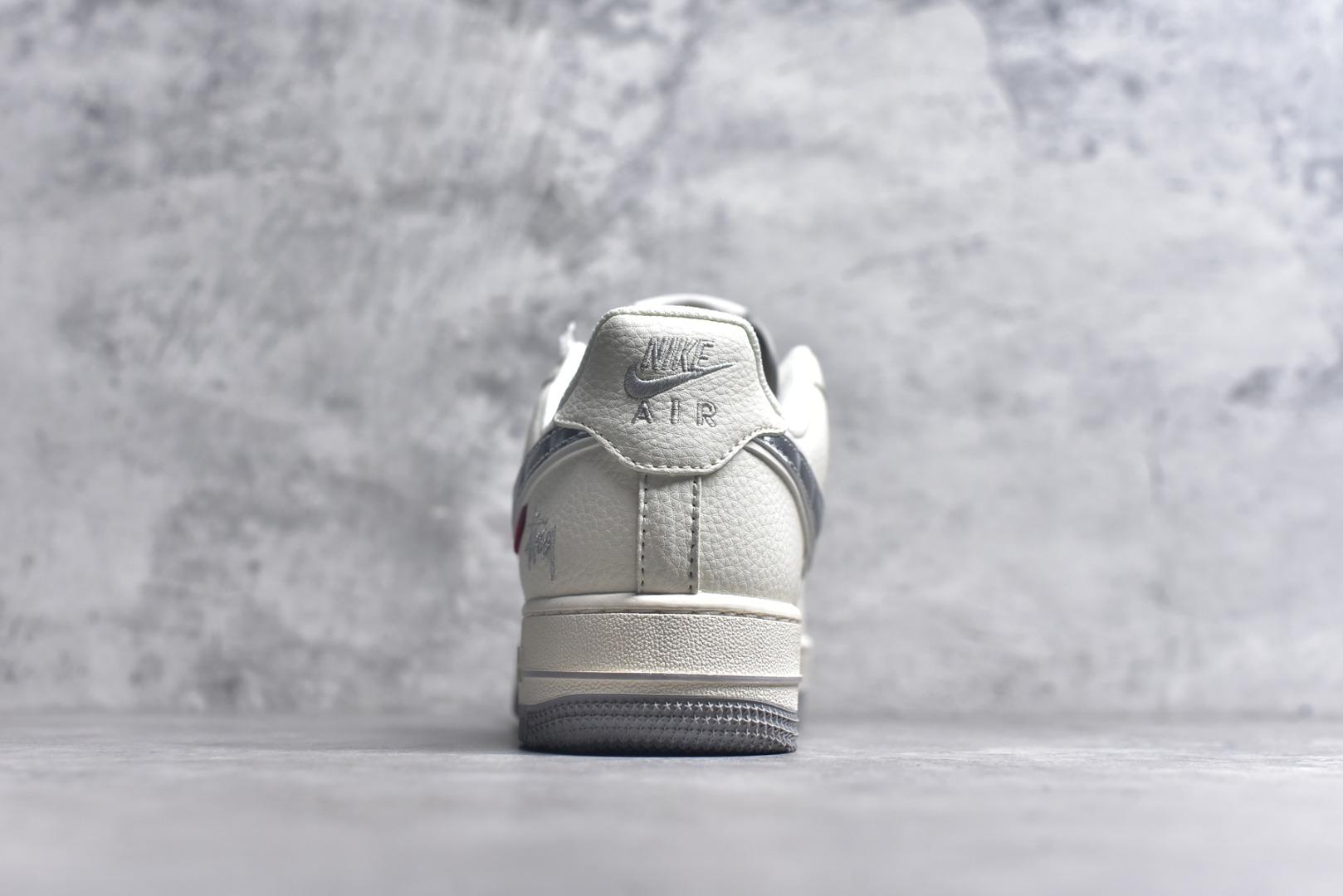 图片[5]-#Nike Air Force 1\’07 Low 斯图西联名 灰银勾 空军一号低帮休闲运动板鞋 XX3168-209 #原楦头原纸板 原装鞋盒 定制五金配件 内置全掌气垫 原厂鞋底 尺码：36 36.5 37.5 38 38.5 39 40 40.5 41 42 42.5 43 44 44.5 45 9.D4-选品中心