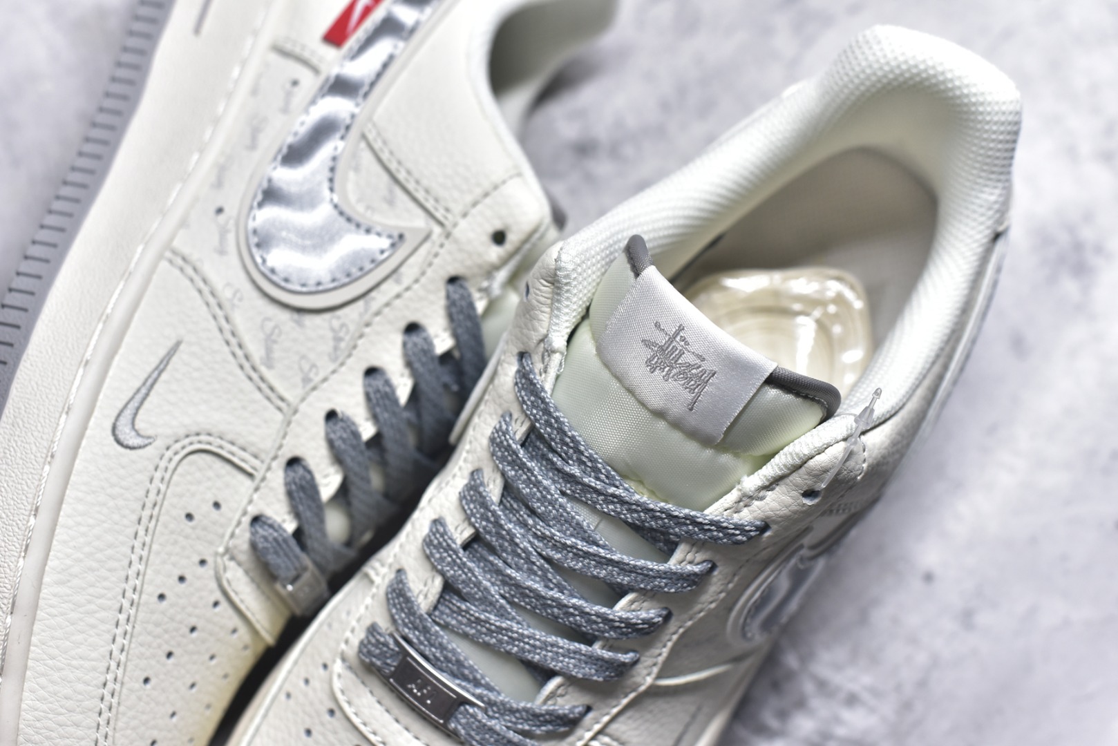 图片[9]-#Nike Air Force 1\’07 Low 斯图西联名 灰银勾 空军一号低帮休闲运动板鞋 XX3168-209 #原楦头原纸板 原装鞋盒 定制五金配件 内置全掌气垫 原厂鞋底 尺码：36 36.5 37.5 38 38.5 39 40 40.5 41 42 42.5 43 44 44.5 45 9.D4-选品中心