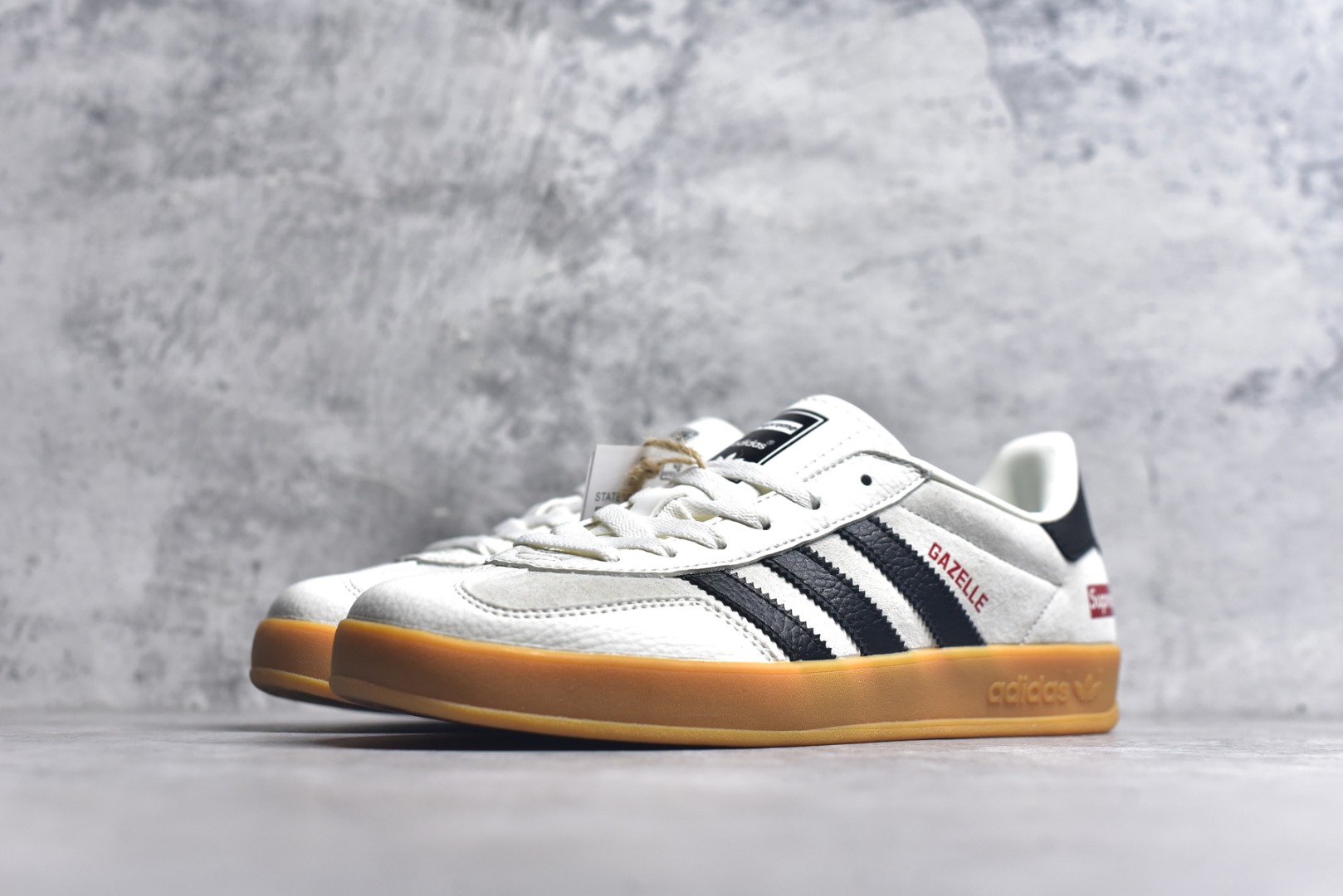 图片[2]-#Adidas 德训鞋 “Suprem联名-米白”高端定制 大厂纯原品质出货 超高清洁度 细节完美 舒适百搭 低帮休闲板鞋 男女同款 货号：SC9207-726 尺码：36 36.5 37.5 38 38.5 39 40 40.5 41 42 42.5 43 44 44.5 45-选品中心
