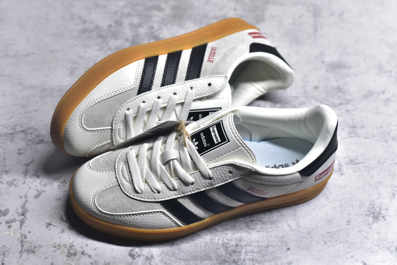 图片[7]-#Adidas 德训鞋 “Suprem联名-米白”高端定制 大厂纯原品质出货 超高清洁度 细节完美 舒适百搭 低帮休闲板鞋 男女同款 货号：SC9207-726 尺码：36 36.5 37.5 38 38.5 39 40 40.5 41 42 42.5 43 44 44.5 45-选品中心