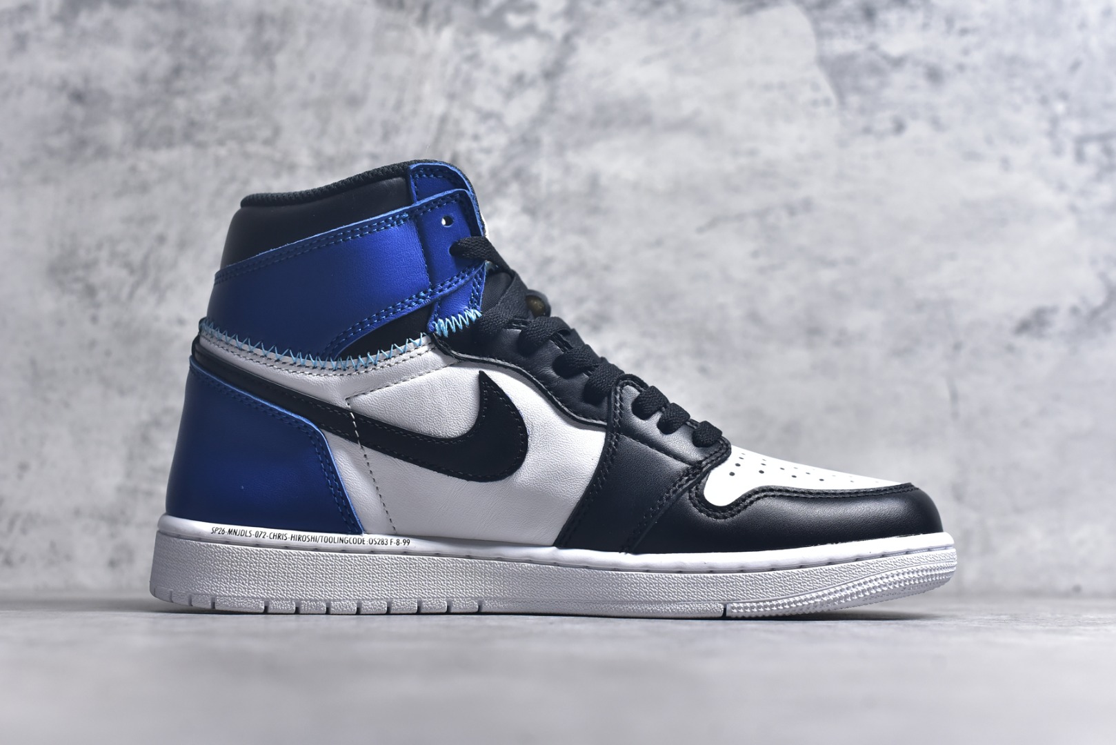 图片[3]-#顶级 Fragment x Union x Air Jordan 1 Retro High PK NRG 高帮aj1 乔丹一代经典复古运动篮球板鞋 洛杉矶品牌Union与Jordan合作推出的AJ1联名版本 近日洛杉矶时尚名所UNION LA与Jordan Brand联手为我们带来了UNION LA x Air Jordan 1 High 鞋款 鞋款采用解构、撞色以和补丁图案点缀的设计 鞋面结合了 全新解构皇家蓝 高帮 篮球鞋 货号：IO7847-001 尺码： 36 36.5 37.5 38 38.5 39 40 40.5 41 42 42.5 43 44 45-选品中心