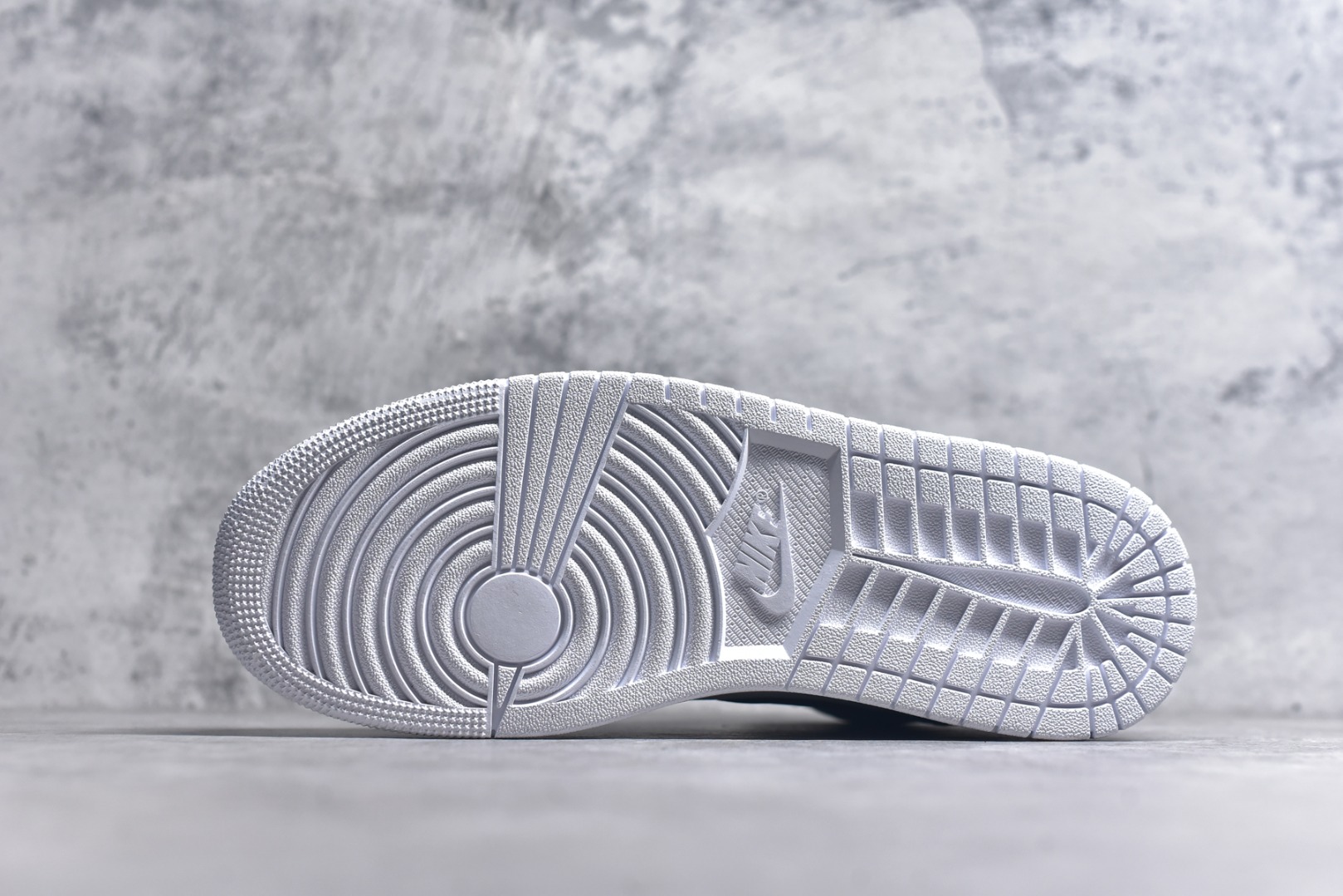 图片[6]-#顶级 Fragment x Union x Air Jordan 1 Retro High PK NRG 高帮aj1 乔丹一代经典复古运动篮球板鞋 洛杉矶品牌Union与Jordan合作推出的AJ1联名版本 近日洛杉矶时尚名所UNION LA与Jordan Brand联手为我们带来了UNION LA x Air Jordan 1 High 鞋款 鞋款采用解构、撞色以和补丁图案点缀的设计 鞋面结合了 全新解构皇家蓝 高帮 篮球鞋 货号：IO7847-001 尺码： 36 36.5 37.5 38 38.5 39 40 40.5 41 42 42.5 43 44 45-选品中心
