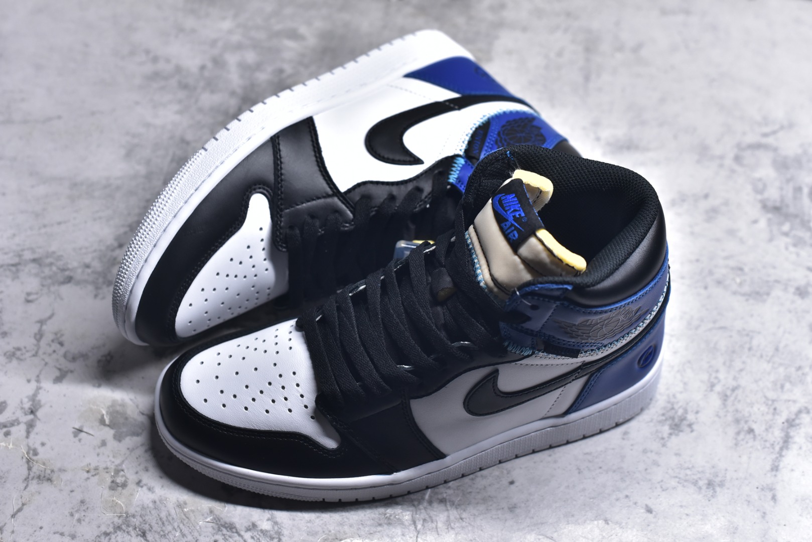图片[7]-#顶级 Fragment x Union x Air Jordan 1 Retro High PK NRG 高帮aj1 乔丹一代经典复古运动篮球板鞋 洛杉矶品牌Union与Jordan合作推出的AJ1联名版本 近日洛杉矶时尚名所UNION LA与Jordan Brand联手为我们带来了UNION LA x Air Jordan 1 High 鞋款 鞋款采用解构、撞色以和补丁图案点缀的设计 鞋面结合了 全新解构皇家蓝 高帮 篮球鞋 货号：IO7847-001 尺码： 36 36.5 37.5 38 38.5 39 40 40.5 41 42 42.5 43 44 45-选品中心