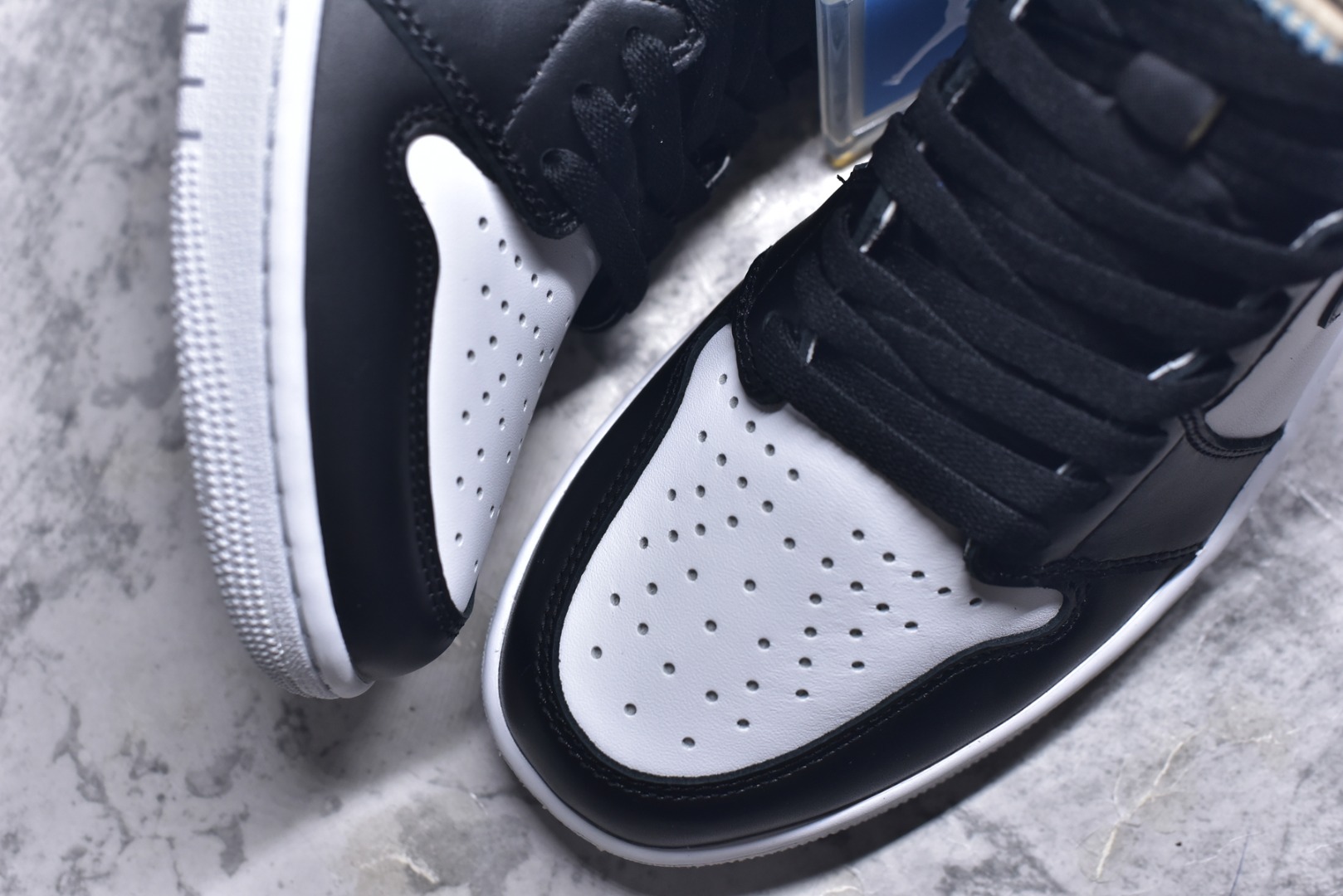 图片[8]-#顶级 Fragment x Union x Air Jordan 1 Retro High PK NRG 高帮aj1 乔丹一代经典复古运动篮球板鞋 洛杉矶品牌Union与Jordan合作推出的AJ1联名版本 近日洛杉矶时尚名所UNION LA与Jordan Brand联手为我们带来了UNION LA x Air Jordan 1 High 鞋款 鞋款采用解构、撞色以和补丁图案点缀的设计 鞋面结合了 全新解构皇家蓝 高帮 篮球鞋 货号：IO7847-001 尺码： 36 36.5 37.5 38 38.5 39 40 40.5 41 42 42.5 43 44 45-选品中心