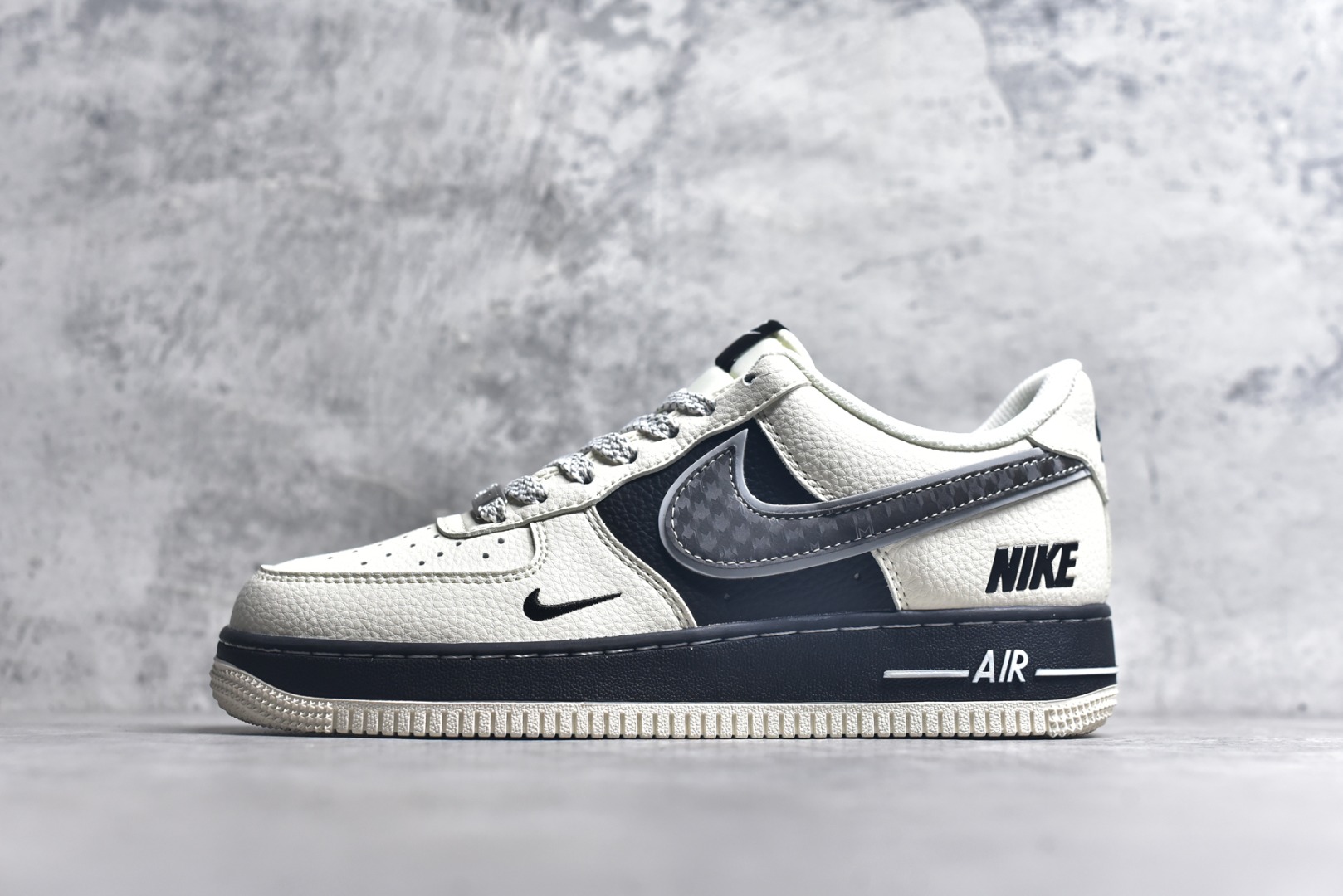 #Nike Air Force 1\’07 Low 联名 双层米黑 空军一号低帮休闲板鞋 XX3168-206 #原楦头原纸板 原装鞋盒 定制五金配件 内置全掌气垫 原厂鞋底 尺码：36 36.5 37.5 38 38.5 39 40 40.5 41 42 42.5 43 44 44.5 45 9.D4-选品中心