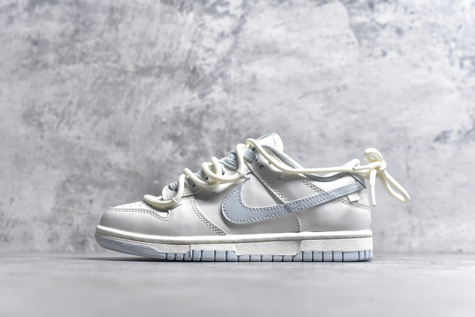 #Nike SB Dunk Low \”Just Do It\” 周年高端定制 低帮休闲板鞋 WB0508-047 #定制鞋盒 超高清洁度 皮料切割干净无任何毛边 细节完美 尺码：35.5 36 36.5 37.5 38 36.5 39 40 40.5 41 42 42.5 43 44 9.E5-选品中心