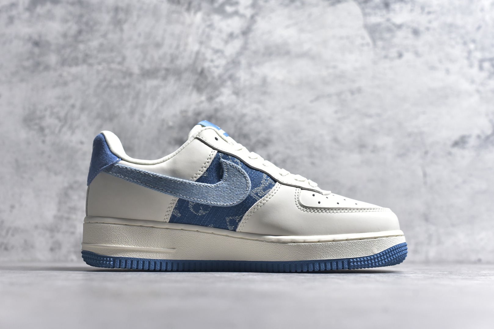 图片[3]-#Nike Air Force 1\’07 Low LV联名 蓝布勾 空军一号低帮休闲板鞋 DF0188-068 #原楦头原纸板 原装鞋盒 定制五金配件 内置全掌气垫 原厂鞋底 尺码：36 36.5 37.5 38 38.5 39 40 40.5 41 42 42.5 43 44 44.5 45 9.D4-选品中心