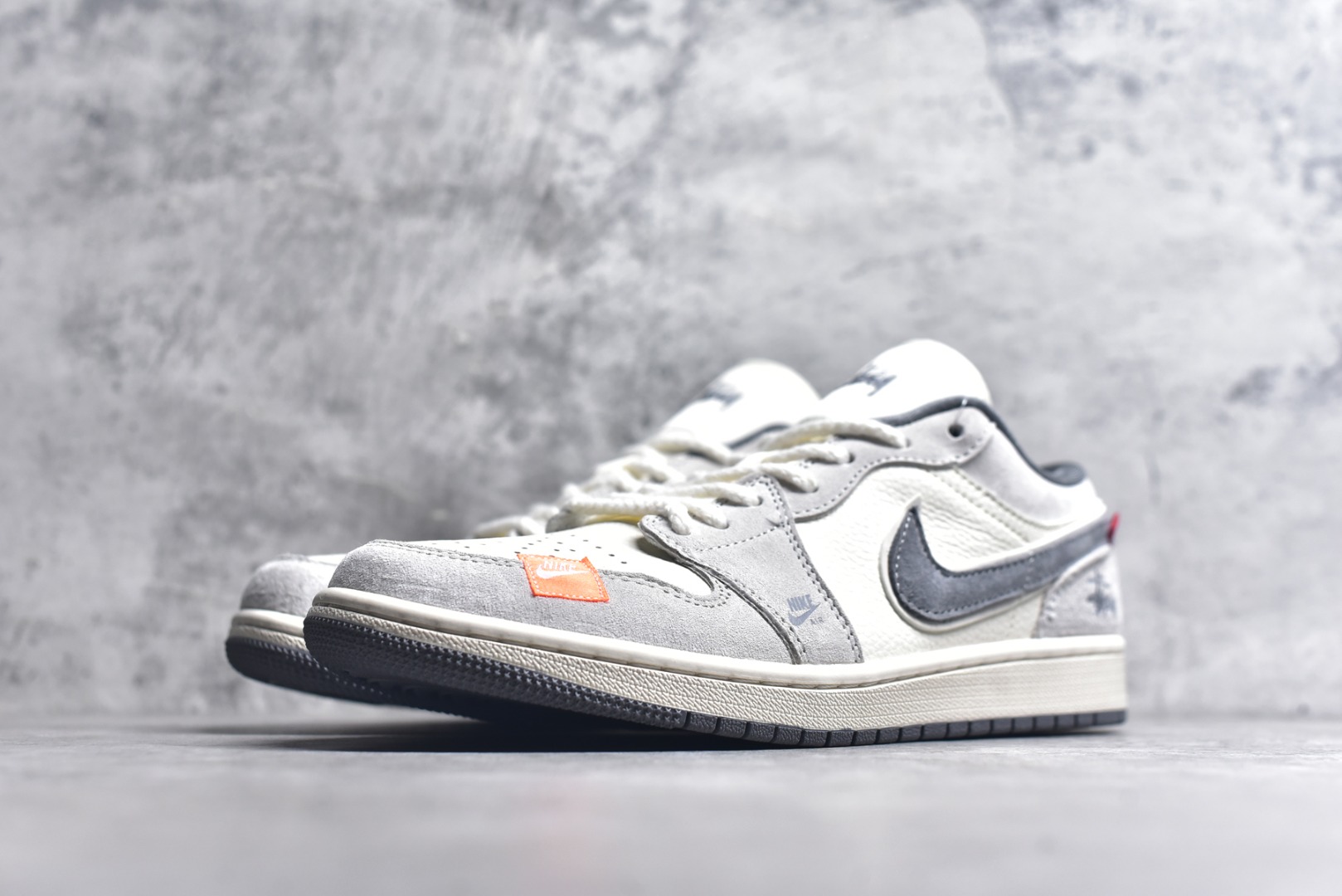 图片[2]-#AJ1 乔1 斯图西联名 红标米灰猪八 高端定制 低帮复古篮球鞋 YX5066-305 #定制鞋盒 大厂纯原品质出货 超高清洁度 皮料切割干净无任何毛边 细节完美 尺码：36 36.5 37.5 38 38.5 39 40 40.5 41 42 42.5 43 44 44.5 45 9.E5-选品中心