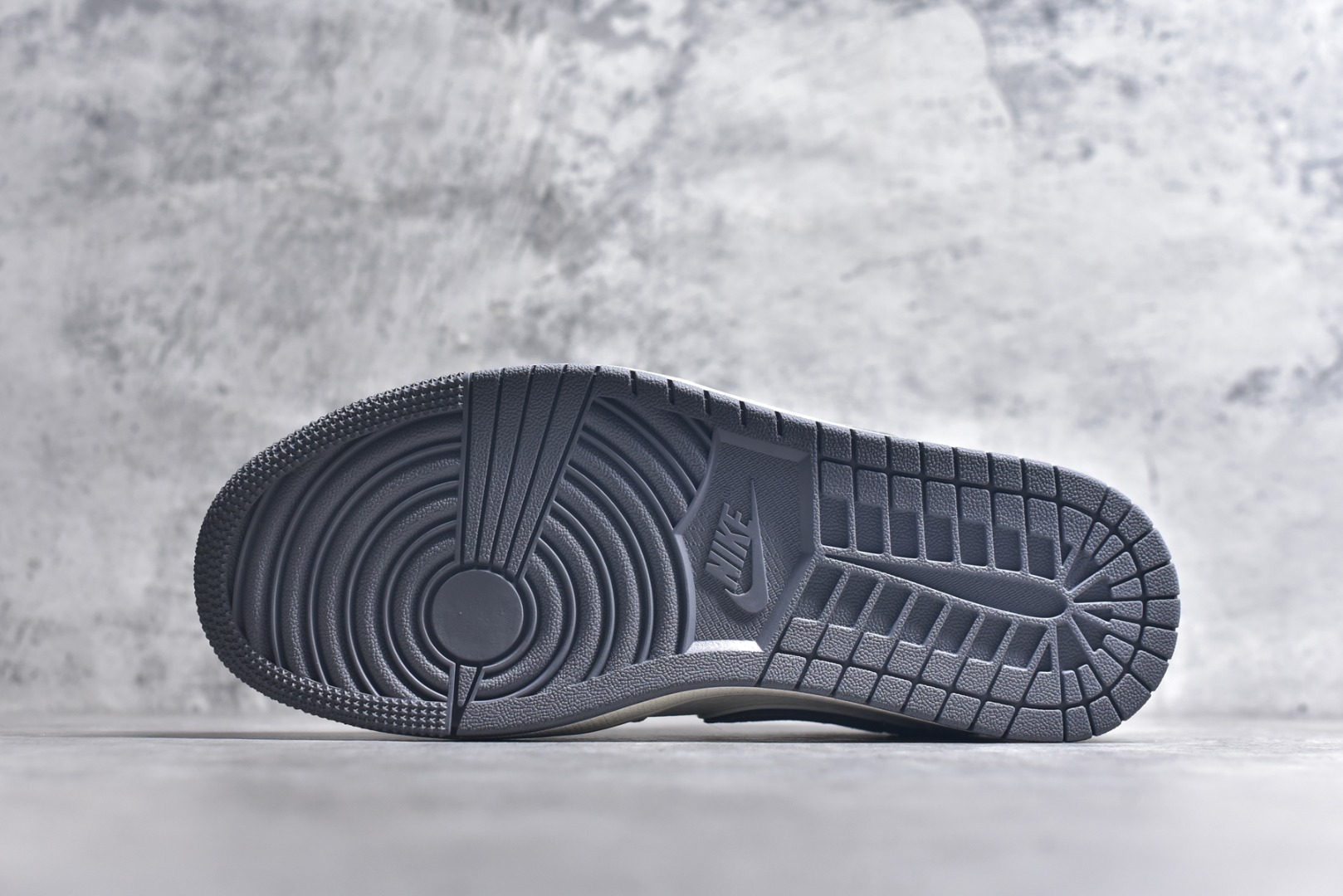 图片[6]-#AJ1 乔1 斯图西联名 红标米灰猪八 高端定制 低帮复古篮球鞋 YX5066-305 #定制鞋盒 大厂纯原品质出货 超高清洁度 皮料切割干净无任何毛边 细节完美 尺码：36 36.5 37.5 38 38.5 39 40 40.5 41 42 42.5 43 44 44.5 45 9.E5-选品中心