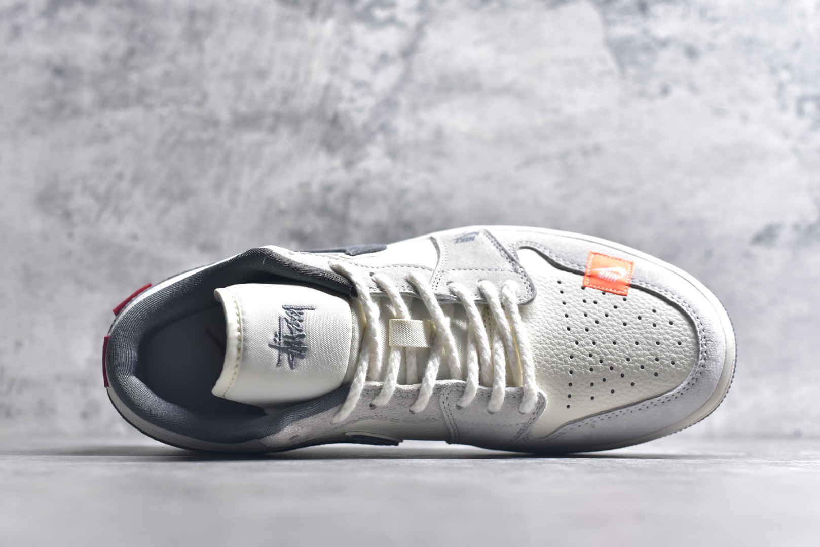 图片[4]-#AJ1 乔1 斯图西联名 红标米灰猪八 高端定制 低帮复古篮球鞋 YX5066-305 #定制鞋盒 大厂纯原品质出货 超高清洁度 皮料切割干净无任何毛边 细节完美 尺码：36 36.5 37.5 38 38.5 39 40 40.5 41 42 42.5 43 44 44.5 45 9.E5-选品中心