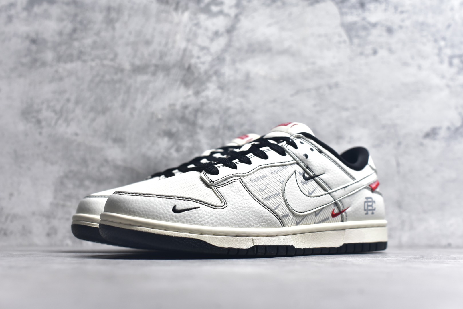 图片[2]-#Nike SB Dunk Low 联名 奶白织布三小勾 周年高端定制 低帮休闲板鞋 SC9207-424 #定制鞋盒 大厂纯原品质出货 超高清洁度 皮料切割干净无任何毛边 细节完美 尺码：36 36.5 37.5 38 38.5 39 40 40.5 41 42 42.5 43 44 44.5 45 9.E5-选品中心