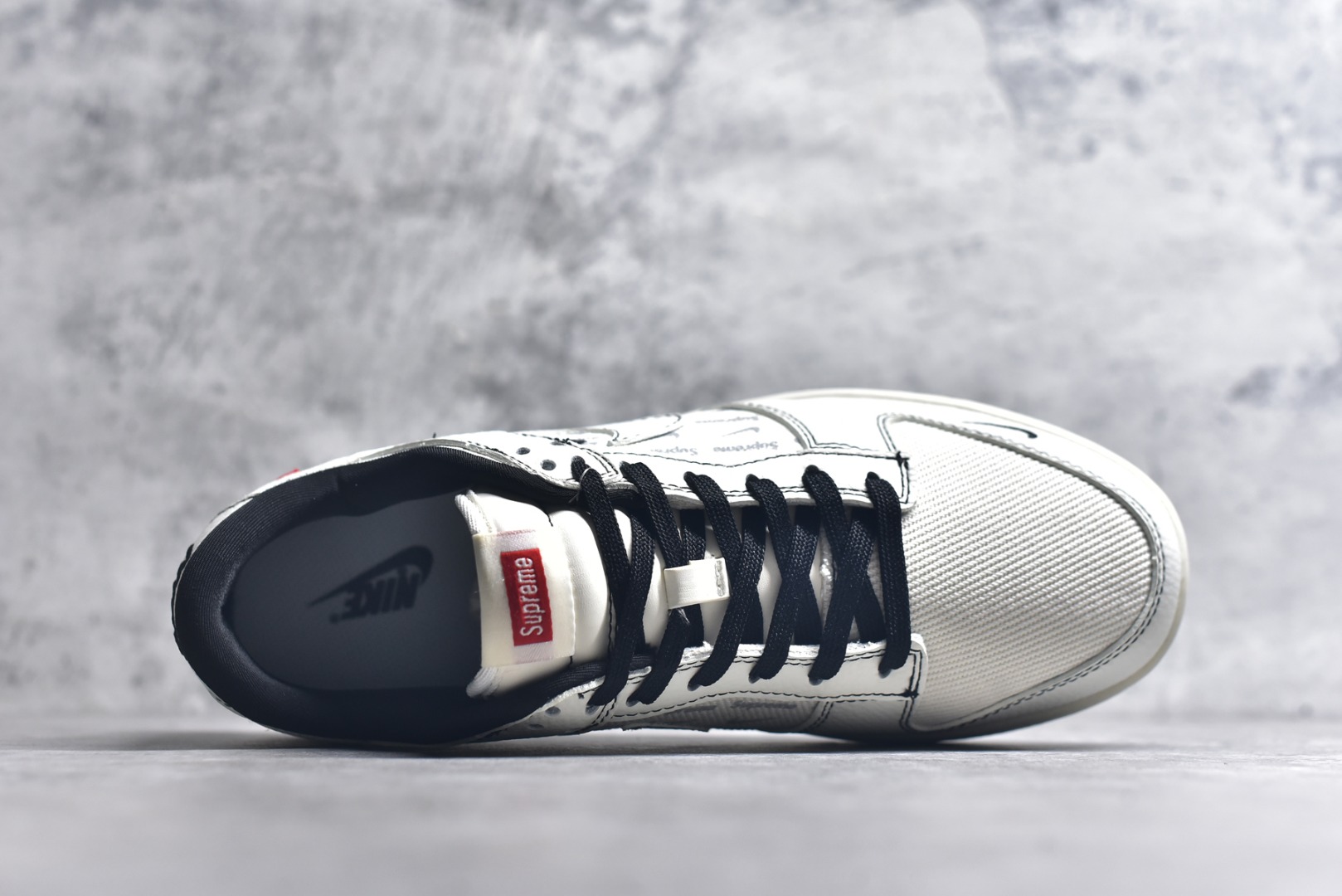 图片[4]-#Nike SB Dunk Low 联名 奶白织布三小勾 周年高端定制 低帮休闲板鞋 SC9207-424 #定制鞋盒 大厂纯原品质出货 超高清洁度 皮料切割干净无任何毛边 细节完美 尺码：36 36.5 37.5 38 38.5 39 40 40.5 41 42 42.5 43 44 44.5 45 9.E5-选品中心