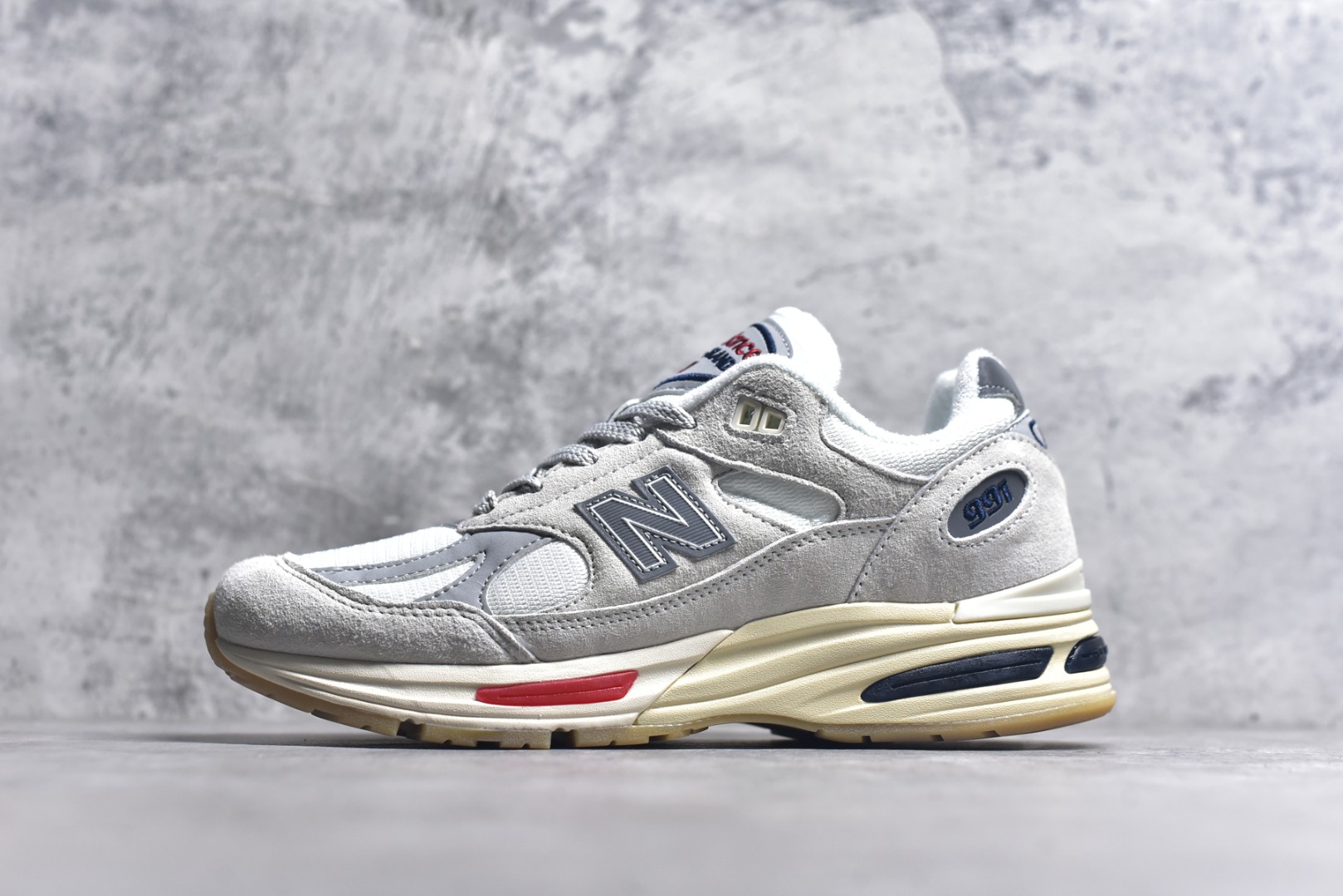 #New Balance Made In USA M991系列 美产经典百搭老爹休闲运动跑步鞋 U991VS2 #鞋面采用猪巴革及大网眼布鞋面材质以及3层组合大底 ABZORB专利吸震鞋垫 尺码：36 37 37.5 38 38.5 39 40 40.5 41 42 42.5 43 44 44.5 45 9.D4-选品中心