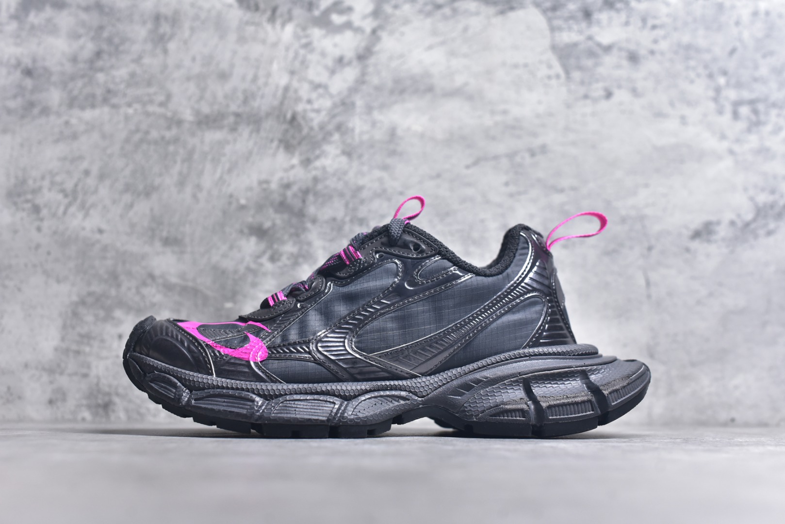 #Balenciaga巴黎世家 3XL 泥色格子布 全套原纸板楦头开发 最原汁原味的灵魂版型 原盒原配 正确字体电绣 粗细、位置、大小正确 侧边TPU 透气孔匹配意产原版 正确分离大底 TPU软底 原版一致大底LOGO 立体感十足 原厂皮料水洗做旧 货号：734734 WXLCR 2077 尺码：35 36 37 38 39 40 41 42 43 44 45 46-选品中心