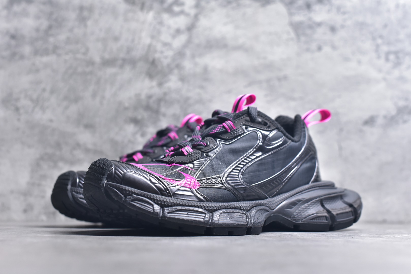 图片[2]-#Balenciaga巴黎世家 3XL 泥色格子布 全套原纸板楦头开发 最原汁原味的灵魂版型 原盒原配 正确字体电绣 粗细、位置、大小正确 侧边TPU 透气孔匹配意产原版 正确分离大底 TPU软底 原版一致大底LOGO 立体感十足 原厂皮料水洗做旧 货号：734734 WXLCR 2077 尺码：35 36 37 38 39 40 41 42 43 44 45 46-选品中心