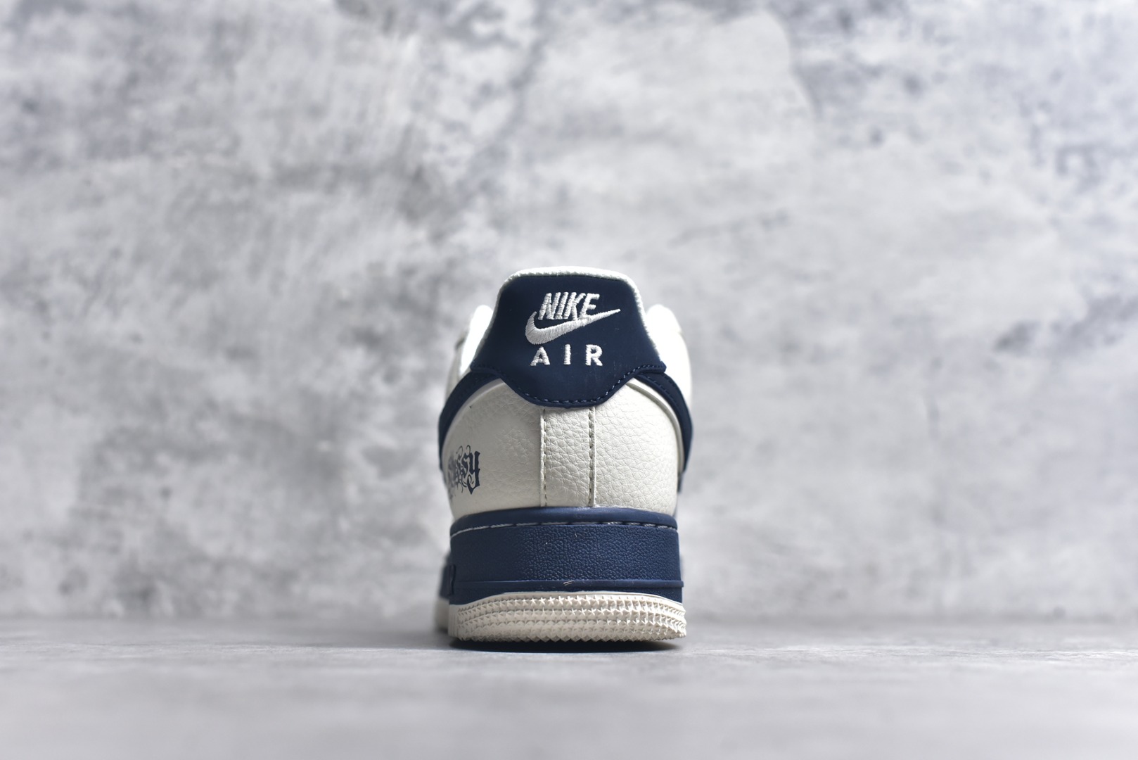 图片[5]-#Nike Air Force 1\’07 Low 斯图西联名 双拼米蓝 空军一号低帮休闲板鞋 QW5836-009 #原楦头原纸板 原装鞋盒 定制五金配件 内置全掌气垫 原厂鞋底 尺码：36 36.5 37.5 38 38.5 39 40 40.5 41 42 42.5 43 44 44.5 45 9.D4-选品中心