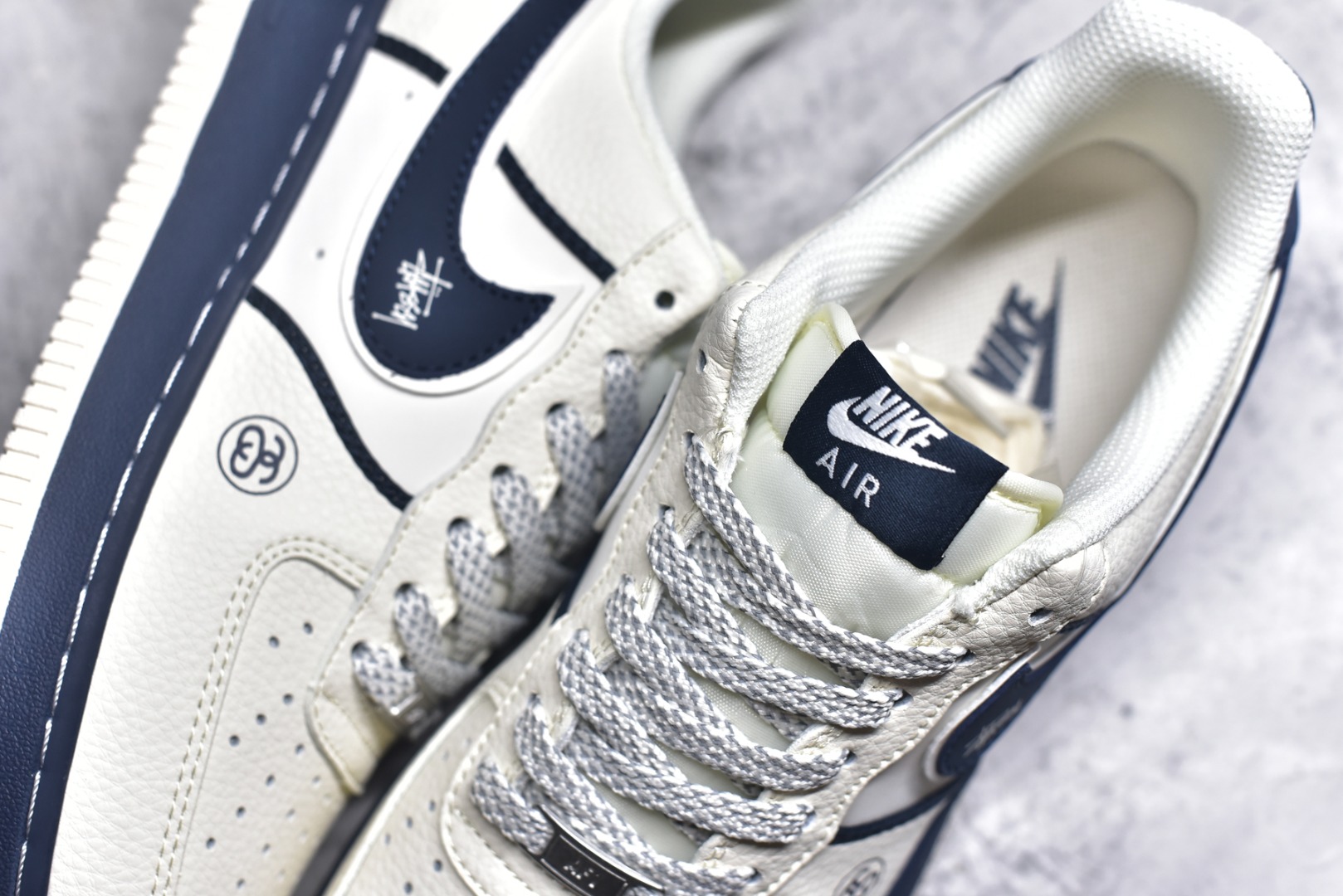图片[9]-#Nike Air Force 1\’07 Low 斯图西联名 双拼米蓝 空军一号低帮休闲板鞋 QW5836-009 #原楦头原纸板 原装鞋盒 定制五金配件 内置全掌气垫 原厂鞋底 尺码：36 36.5 37.5 38 38.5 39 40 40.5 41 42 42.5 43 44 44.5 45 9.D4-选品中心