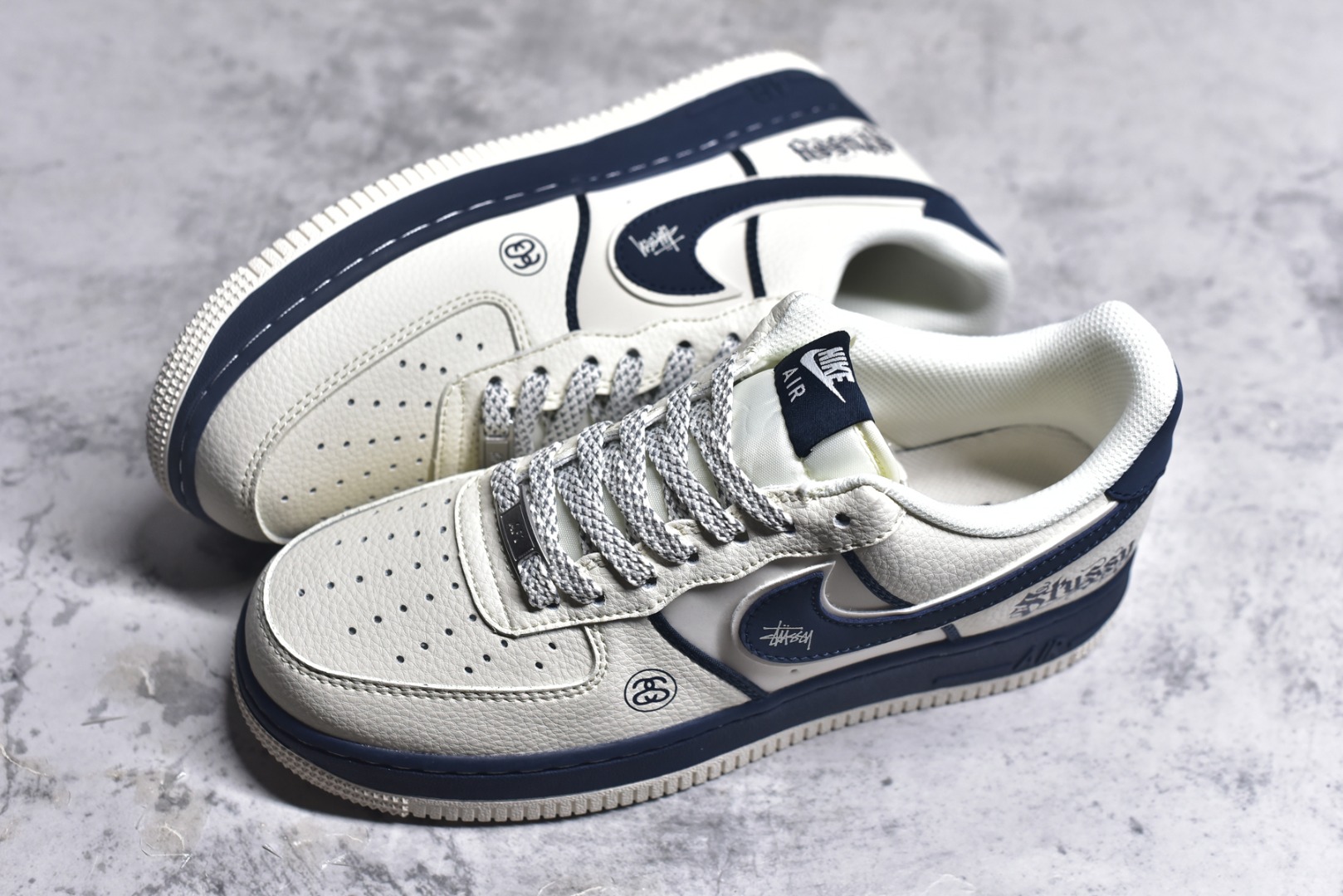图片[7]-#Nike Air Force 1\’07 Low 斯图西联名 双拼米蓝 空军一号低帮休闲板鞋 QW5836-009 #原楦头原纸板 原装鞋盒 定制五金配件 内置全掌气垫 原厂鞋底 尺码：36 36.5 37.5 38 38.5 39 40 40.5 41 42 42.5 43 44 44.5 45 9.D4-选品中心