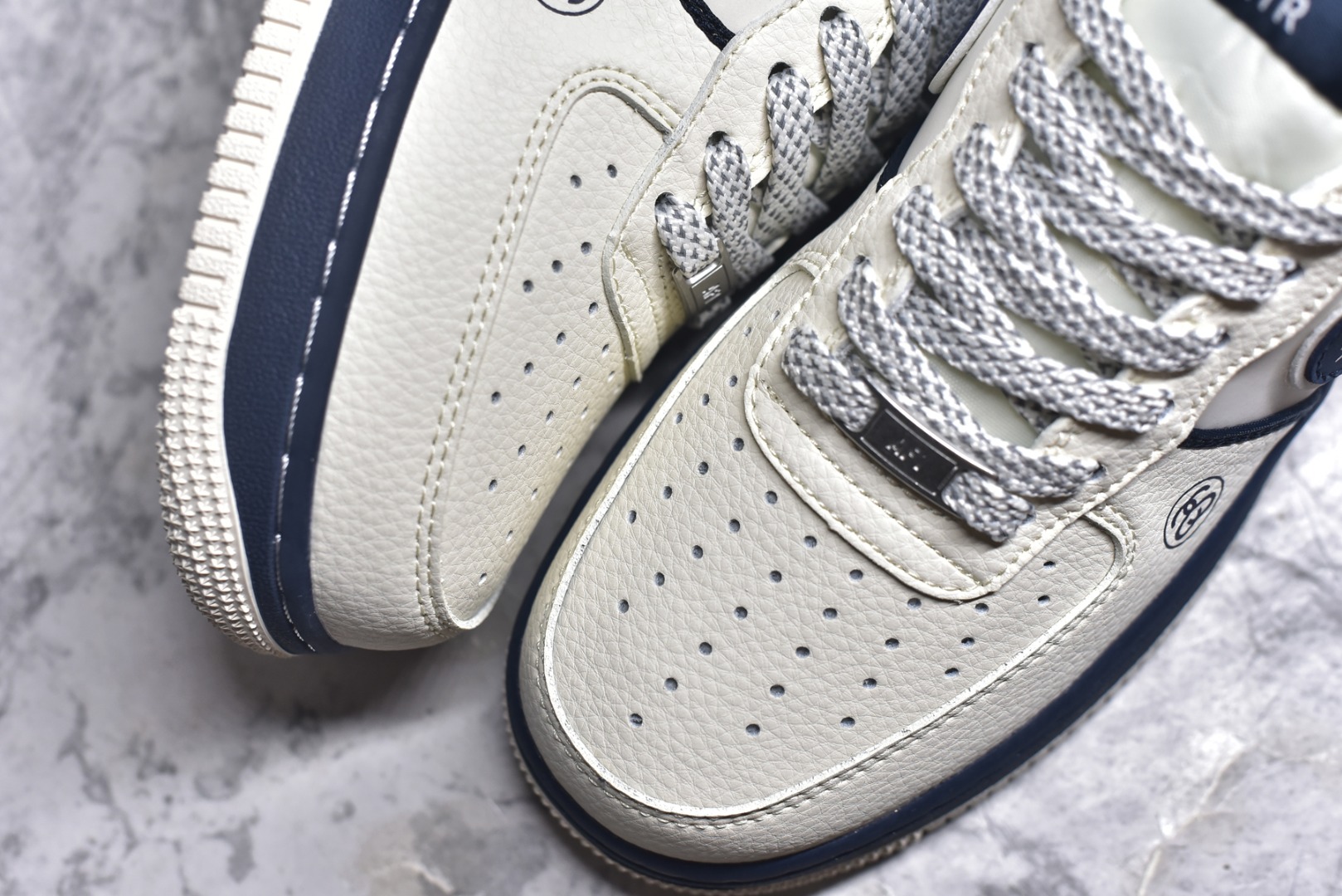 图片[8]-#Nike Air Force 1\’07 Low 斯图西联名 双拼米蓝 空军一号低帮休闲板鞋 QW5836-009 #原楦头原纸板 原装鞋盒 定制五金配件 内置全掌气垫 原厂鞋底 尺码：36 36.5 37.5 38 38.5 39 40 40.5 41 42 42.5 43 44 44.5 45 9.D4-选品中心