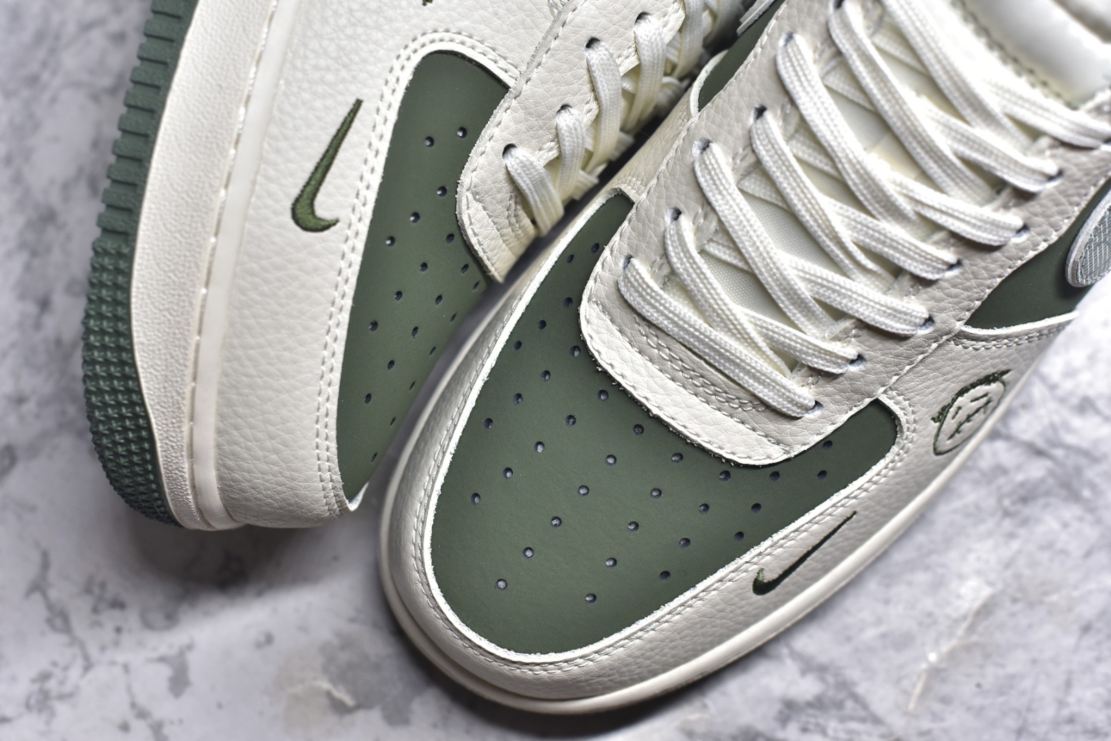 图片[8]-#Nike Air Force 1\’07 Low 古驰联名 橄榄绿鬼脸 空军一号低帮休闲板鞋 KK1988-095 #原楦头原纸板 原装鞋盒 定制五金配件 内置全掌气垫 原厂鞋底 尺码：36 36.5 37.5 38 38.5 39 40 40.5 41 42 42.5 43 44 44.5 45 9.D4-选品中心
