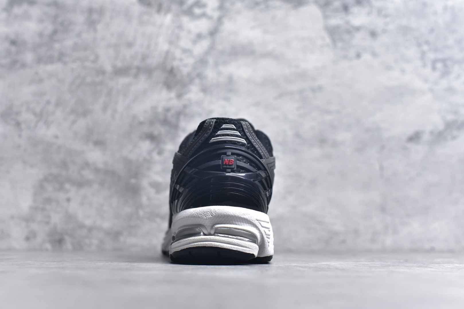图片[5]-#New Balance M1906R系列 复古老爹防滑耐磨低帮 跑步鞋 男女同款 采用轻质牛剖革拼接透气网眼衬垫织物鞋面材质 T-Beam大底提供足步弓支撑 保持步态稳定 后跟搭载外露缓震胶 网眼衬垫通过不规律的色块实现做旧的美感 泛黄的鞋底更是进一步增添了复古气息 货号：U1906RCB 尺码：36 37 37.5 38 38.5 39.5 40 40.5 41.5 42 42.5 43 44 45 46.5-选品中心
