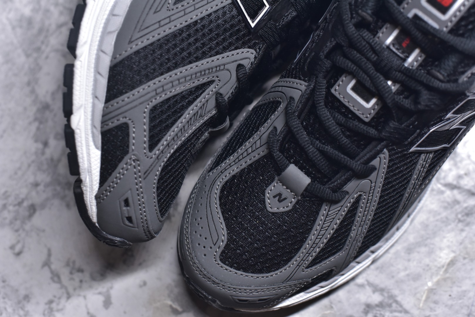 图片[8]-#New Balance M1906R系列 复古老爹防滑耐磨低帮 跑步鞋 男女同款 采用轻质牛剖革拼接透气网眼衬垫织物鞋面材质 T-Beam大底提供足步弓支撑 保持步态稳定 后跟搭载外露缓震胶 网眼衬垫通过不规律的色块实现做旧的美感 泛黄的鞋底更是进一步增添了复古气息 货号：U1906RCB 尺码：36 37 37.5 38 38.5 39.5 40 40.5 41.5 42 42.5 43 44 45 46.5-选品中心