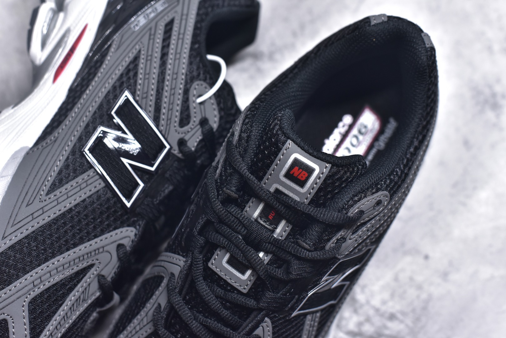 图片[9]-#New Balance M1906R系列 复古老爹防滑耐磨低帮 跑步鞋 男女同款 采用轻质牛剖革拼接透气网眼衬垫织物鞋面材质 T-Beam大底提供足步弓支撑 保持步态稳定 后跟搭载外露缓震胶 网眼衬垫通过不规律的色块实现做旧的美感 泛黄的鞋底更是进一步增添了复古气息 货号：U1906RCB 尺码：36 37 37.5 38 38.5 39.5 40 40.5 41.5 42 42.5 43 44 45 46.5-选品中心