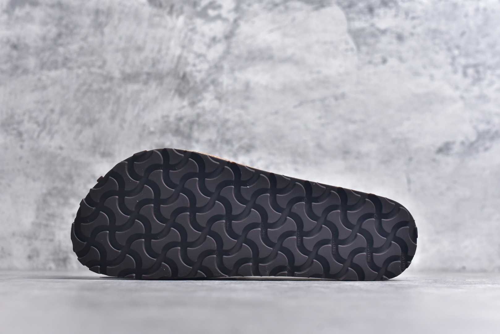 图片[6]-#博肯Birkenstock Naples Wrapped穆勒系列包头乐福牛皮绒面革复古软木底休闲拖鞋 时下大火的老钱风，乐福式设计鞋头增加了优雅的气质！可为各式休闲或优雅造型增添休闲风范。卡其色磨砂牛皮革 实用的马克线阵车在鞋头的手工质感！ 尺码：36-45-选品中心