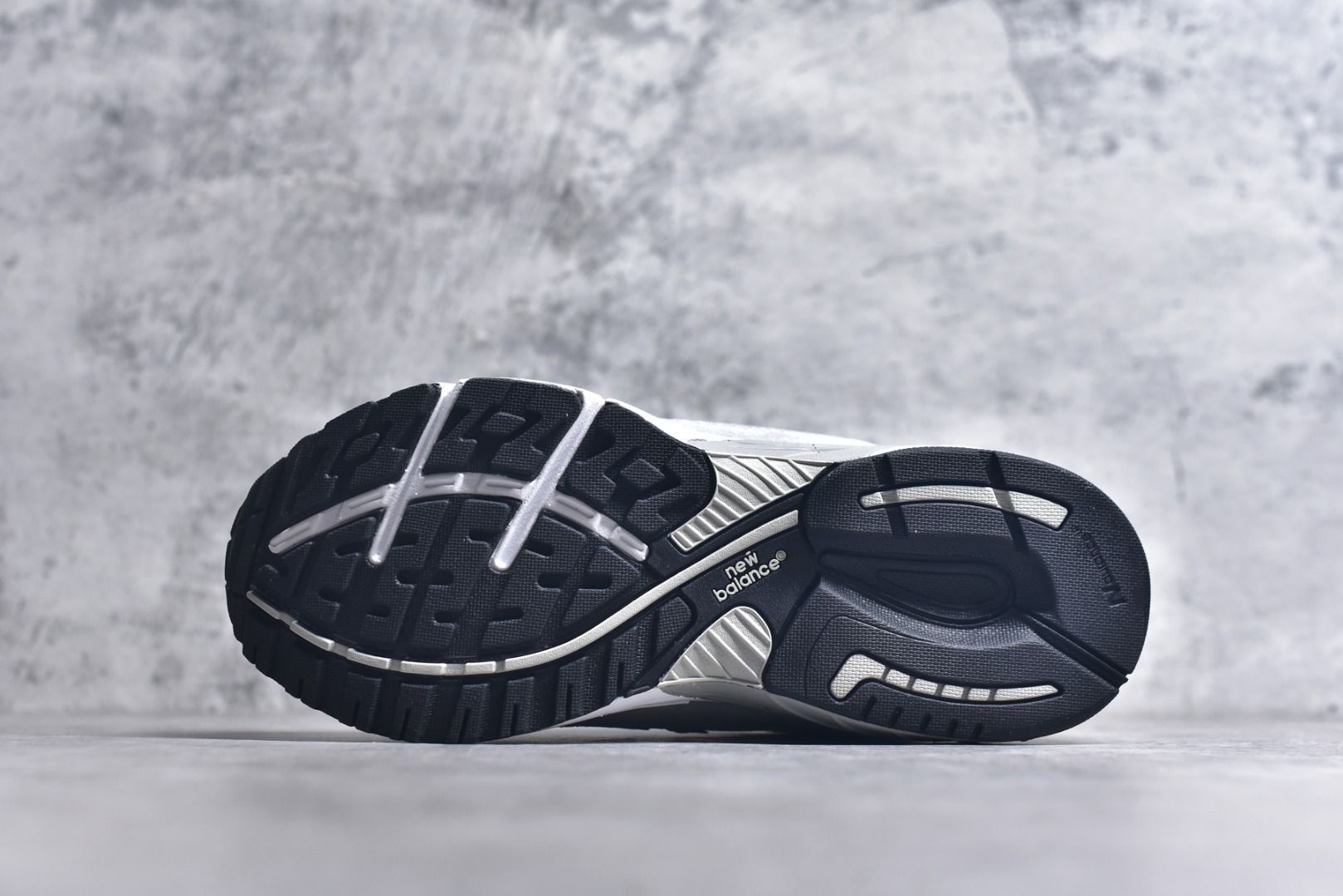 图片[6]-#NB新百伦New Balance in USA MR993GL系列美产血统经典复古休闲运动百搭老爹跑步鞋 升级原楦原纸版开发 正确6层组合底模精密开发 搭载全新碳素中底 后跟透明TPU水晶装饰条稳固❗ 尺码：36 37 37.5 38 38.5 39 40 40.5 41.5 42 42.5 43 44 45-选品中心
