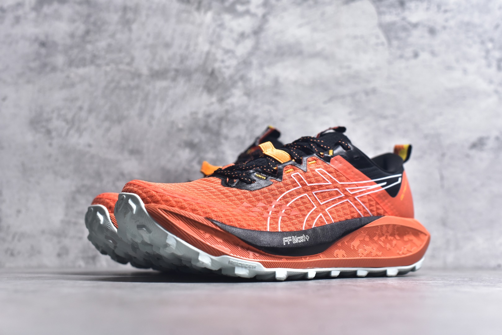 图片[2]-#Asics Gel-Trabuco 13 复古亚瑟士透气休闲鞋缓震男子耐磨跑步鞋 鞋面采用无缝线鞋面 贴合脚型 穿着舒适中底360°环绕式GL 提供良好的缓冲性能 货号：1011B973-800 尺码：36 37 37.5 38 38.5 39 39.5 40 40.5 41.5 42 42.5 43.5 44 44.5 45-选品中心