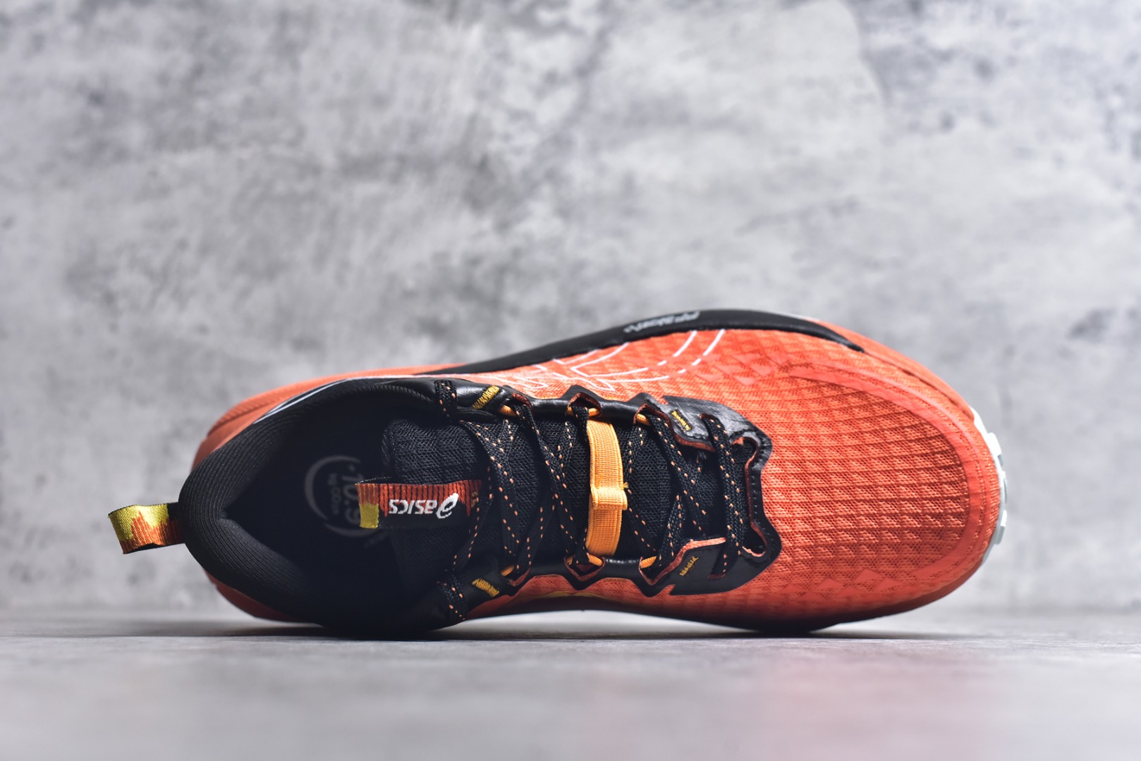图片[4]-#Asics Gel-Trabuco 13 复古亚瑟士透气休闲鞋缓震男子耐磨跑步鞋 鞋面采用无缝线鞋面 贴合脚型 穿着舒适中底360°环绕式GL 提供良好的缓冲性能 货号：1011B973-800 尺码：36 37 37.5 38 38.5 39 39.5 40 40.5 41.5 42 42.5 43.5 44 44.5 45-选品中心