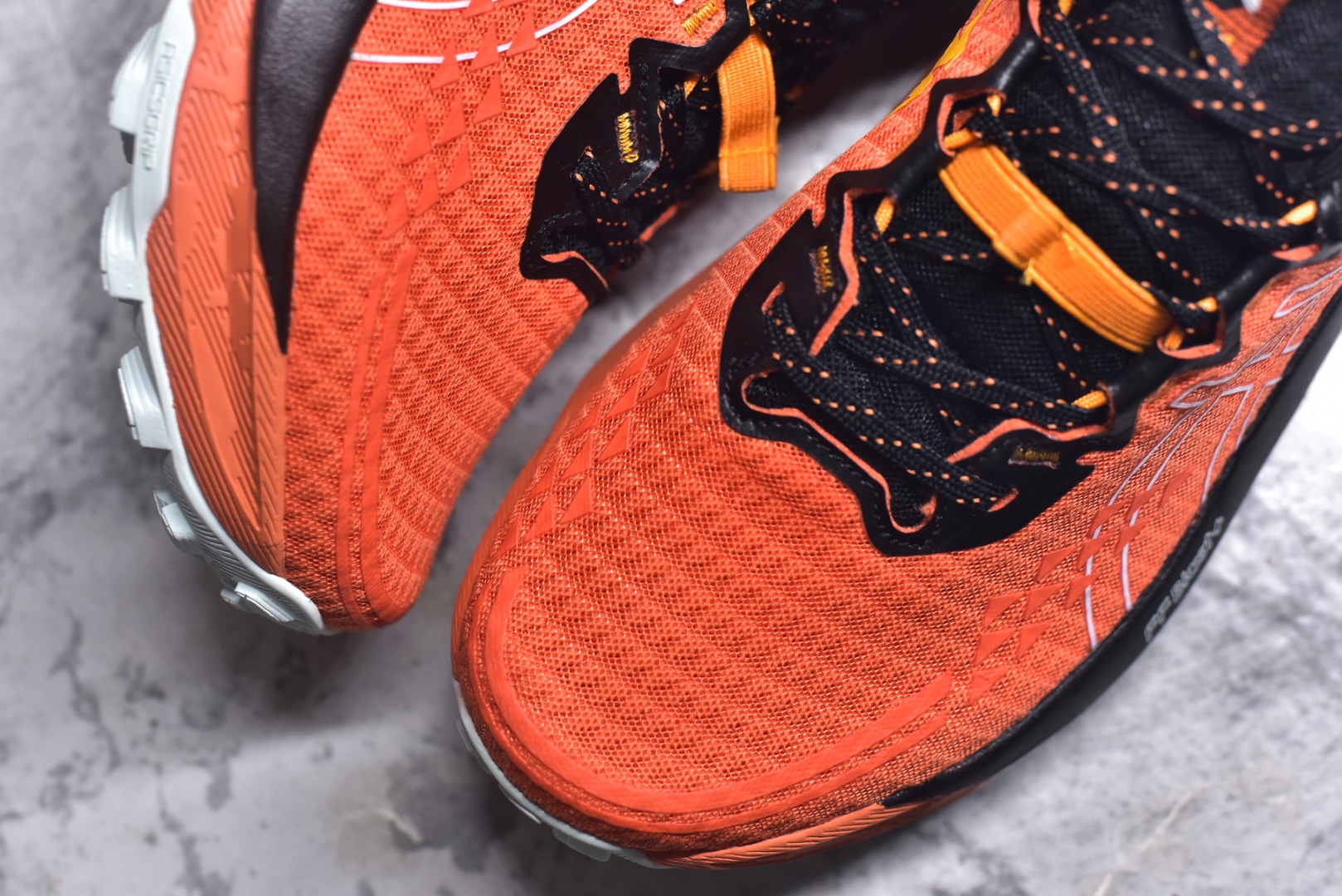 图片[8]-#Asics Gel-Trabuco 13 复古亚瑟士透气休闲鞋缓震男子耐磨跑步鞋 鞋面采用无缝线鞋面 贴合脚型 穿着舒适中底360°环绕式GL 提供良好的缓冲性能 货号：1011B973-800 尺码：36 37 37.5 38 38.5 39 39.5 40 40.5 41.5 42 42.5 43.5 44 44.5 45-选品中心