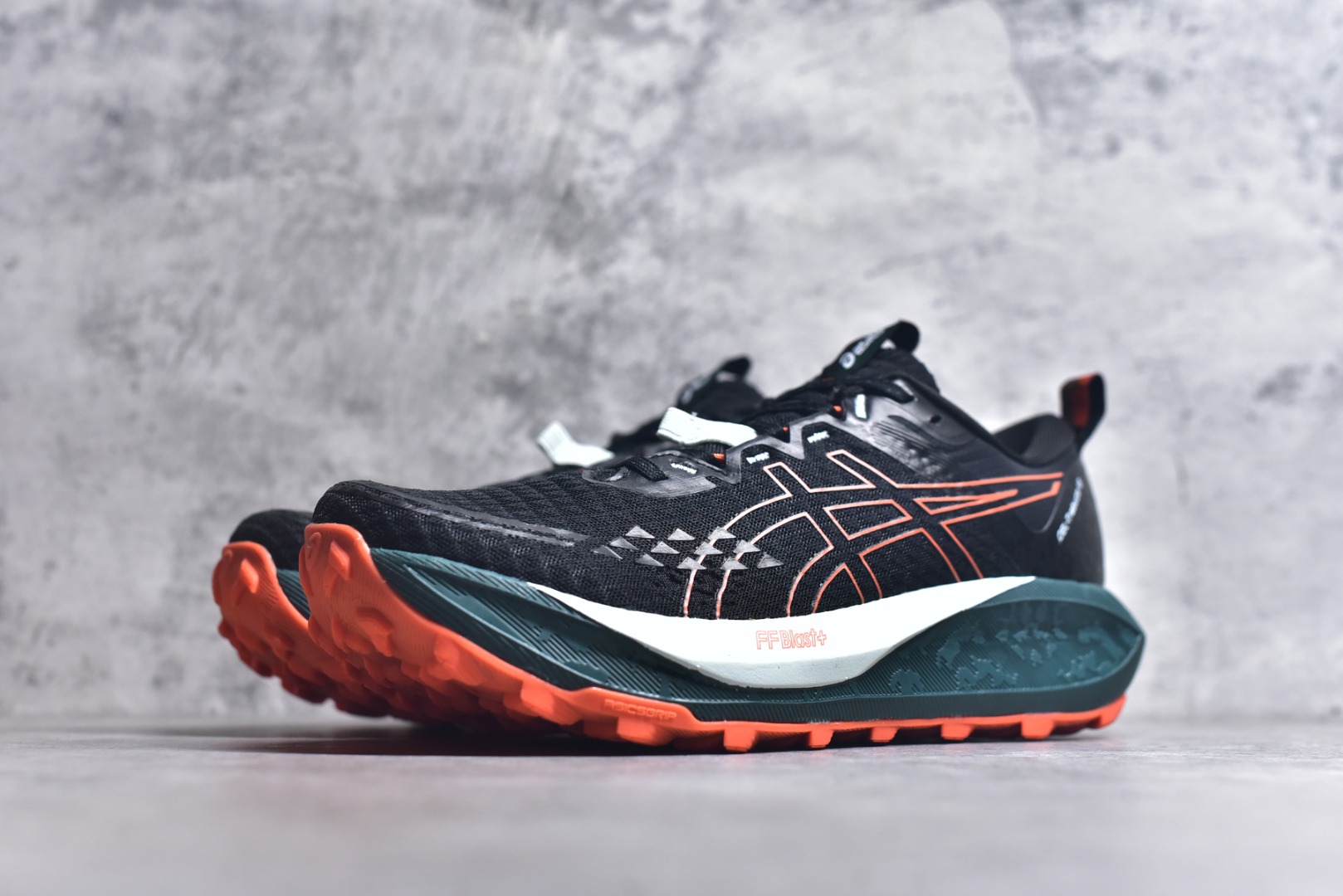 图片[2]-#Asics Gel-Trabuco 13 复古亚瑟士透气休闲鞋缓震男子耐磨跑步鞋 鞋面采用无缝线鞋面 贴合脚型 穿着舒适中底360°环绕式GL 提供良好的缓冲性能 货号：1011B973-001 尺码：36 37 37.5 38 38.5 39 39.5 40 40.5 41.5 42 42.5 43.5 44 44.5 45-选品中心