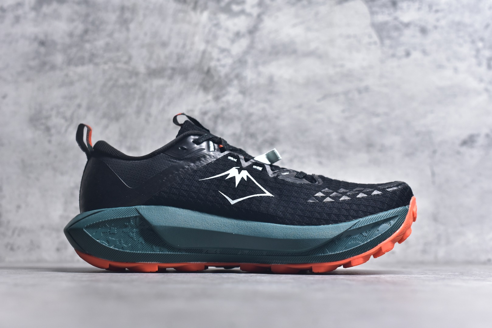 图片[3]-#Asics Gel-Trabuco 13 复古亚瑟士透气休闲鞋缓震男子耐磨跑步鞋 鞋面采用无缝线鞋面 贴合脚型 穿着舒适中底360°环绕式GL 提供良好的缓冲性能 货号：1011B973-001 尺码：36 37 37.5 38 38.5 39 39.5 40 40.5 41.5 42 42.5 43.5 44 44.5 45-选品中心