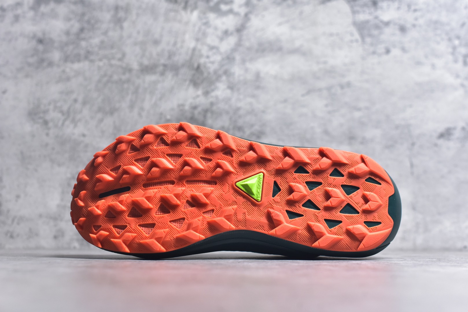 图片[6]-#Asics Gel-Trabuco 13 复古亚瑟士透气休闲鞋缓震男子耐磨跑步鞋 鞋面采用无缝线鞋面 贴合脚型 穿着舒适中底360°环绕式GL 提供良好的缓冲性能 货号：1011B973-001 尺码：36 37 37.5 38 38.5 39 39.5 40 40.5 41.5 42 42.5 43.5 44 44.5 45-选品中心