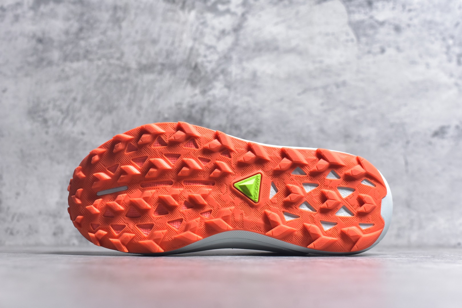 图片[6]-#Asics Gel-Trabuco 13 复古亚瑟士透气休闲鞋缓震男子耐磨跑步鞋 鞋面采用无缝线鞋面 贴合脚型 穿着舒适中底360°环绕式GL 提供良好的缓冲性能 货号：1012B768-001 尺码：36 37 37.5 38 38.5 39 39.5 40 40.5 41.5 42 42.5 43.5 44 44.5 45-选品中心