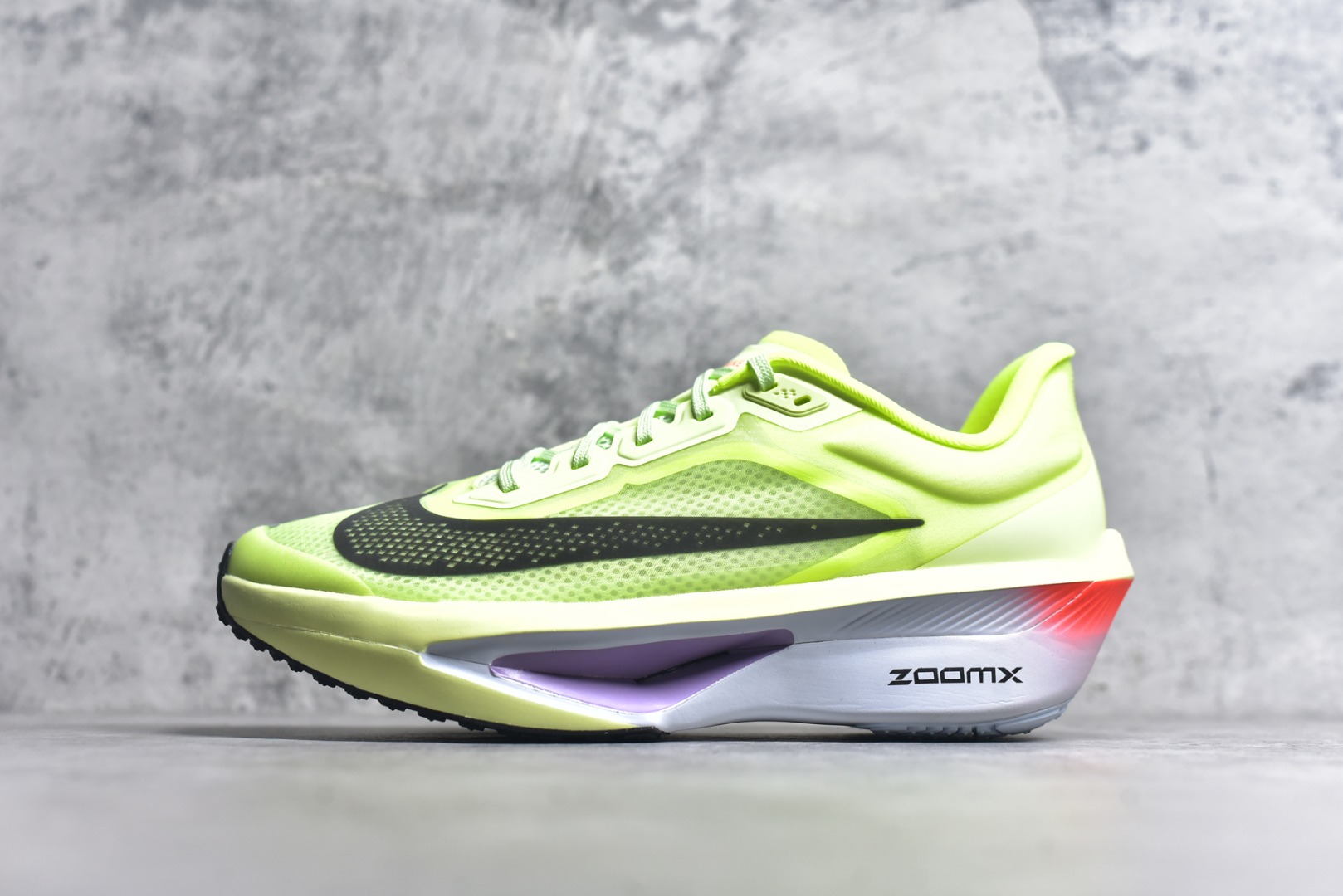 #NK ZoomX Invincible Run Flyknit FK6 Zoom Fly 6轻量飞织低帮休闲运动慢跑鞋 此鞋专为长跑运动员而生 是为5至10公里距离的赛事和训练打造研发过程 货号：FN8454-701 尺码：36 36.5 37.5 38 38.5 39 40 40.5 41 42 42.5 43 44 45-选品中心
