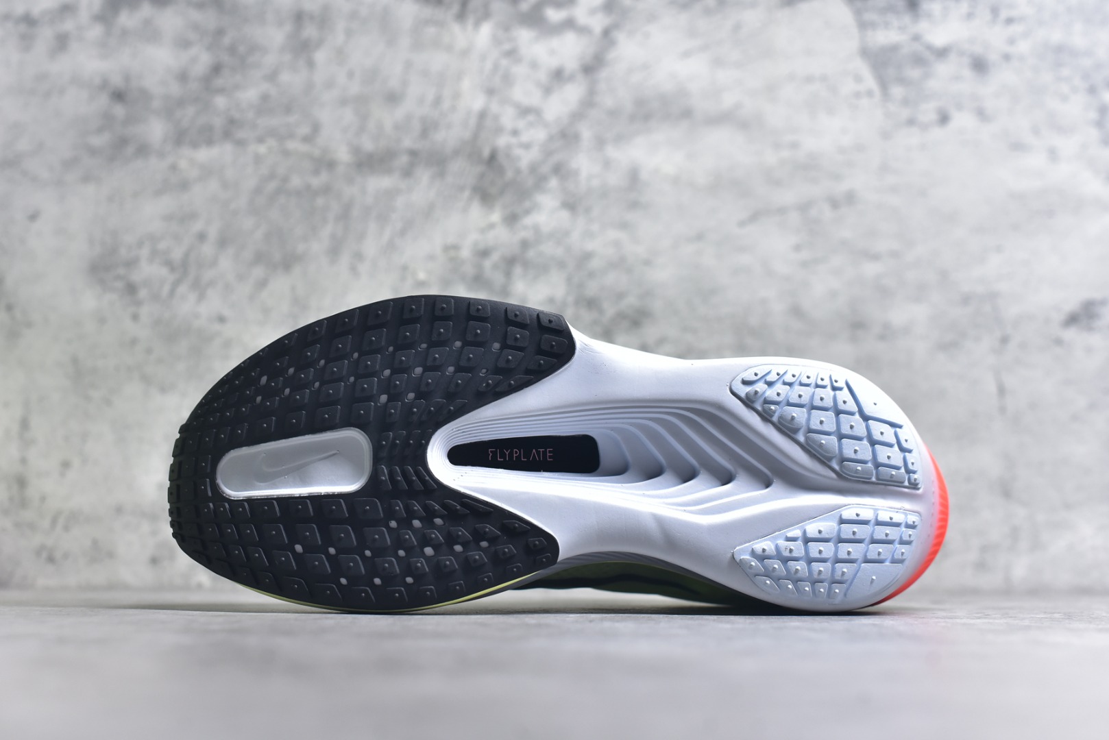 图片[6]-#NK ZoomX Invincible Run Flyknit FK6 Zoom Fly 6轻量飞织低帮休闲运动慢跑鞋 此鞋专为长跑运动员而生 是为5至10公里距离的赛事和训练打造研发过程 货号：FN8454-701 尺码：36 36.5 37.5 38 38.5 39 40 40.5 41 42 42.5 43 44 45-选品中心