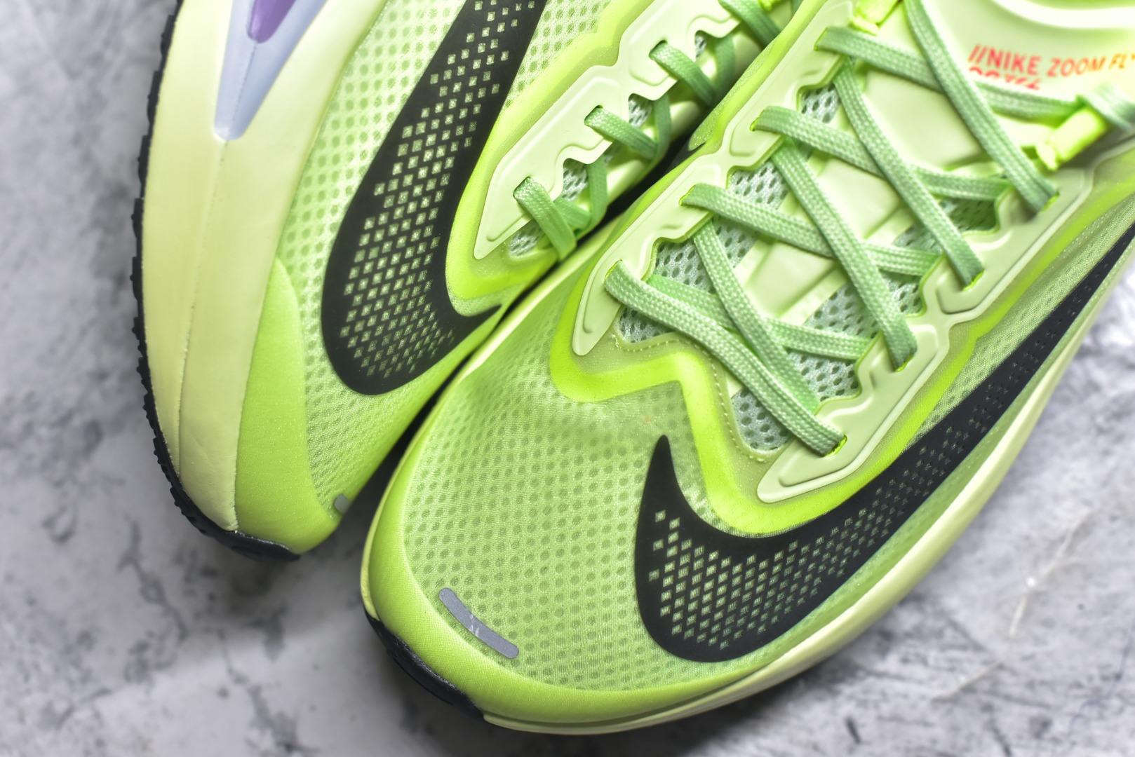 图片[8]-#NK ZoomX Invincible Run Flyknit FK6 Zoom Fly 6轻量飞织低帮休闲运动慢跑鞋 此鞋专为长跑运动员而生 是为5至10公里距离的赛事和训练打造研发过程 货号：FN8454-701 尺码：36 36.5 37.5 38 38.5 39 40 40.5 41 42 42.5 43 44 45-选品中心