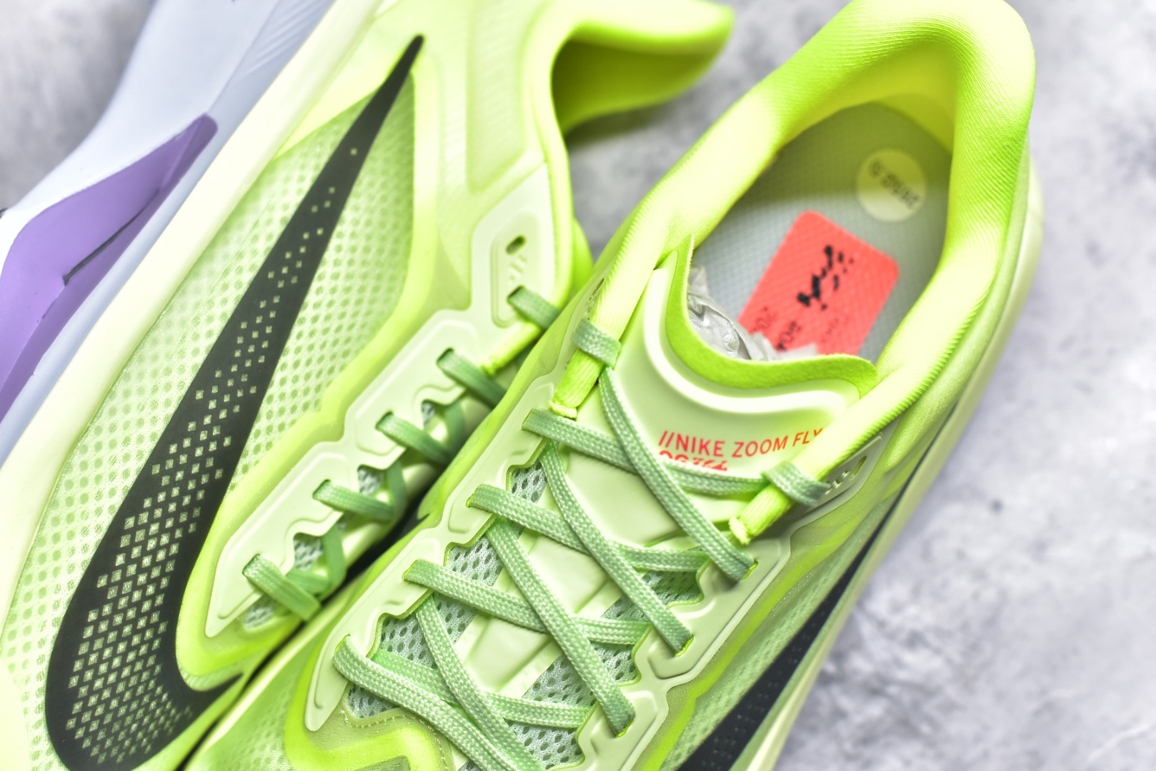 图片[9]-#NK ZoomX Invincible Run Flyknit FK6 Zoom Fly 6轻量飞织低帮休闲运动慢跑鞋 此鞋专为长跑运动员而生 是为5至10公里距离的赛事和训练打造研发过程 货号：FN8454-701 尺码：36 36.5 37.5 38 38.5 39 40 40.5 41 42 42.5 43 44 45-选品中心