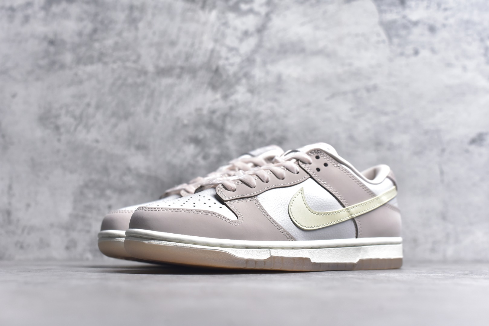 图片[2]-#Nike SB Dunk Low 胭脂粉 独家版型蒸餾加工帶來的是更好的视觉和脚感体验大厂纯原品质出货 清洁度 电绣工艺 皮料切割干净无任何毛边 细节完美 货号：FB7910 601 尺码：35-40（半）-选品中心